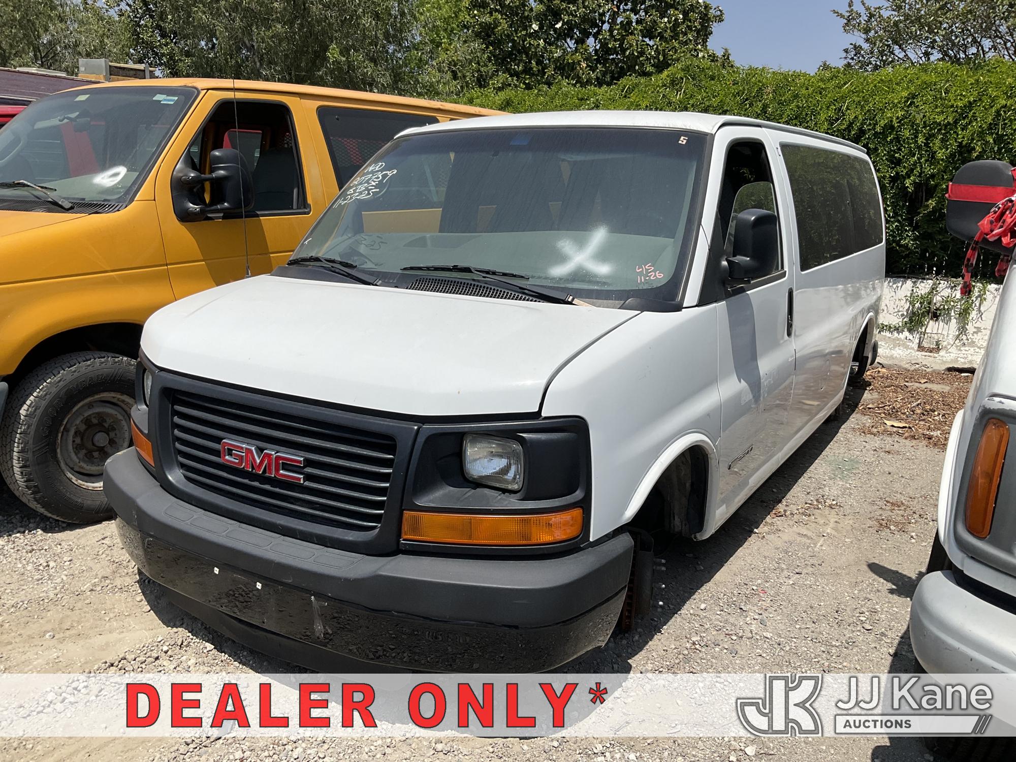 Photo of a 2004 GMC Savana