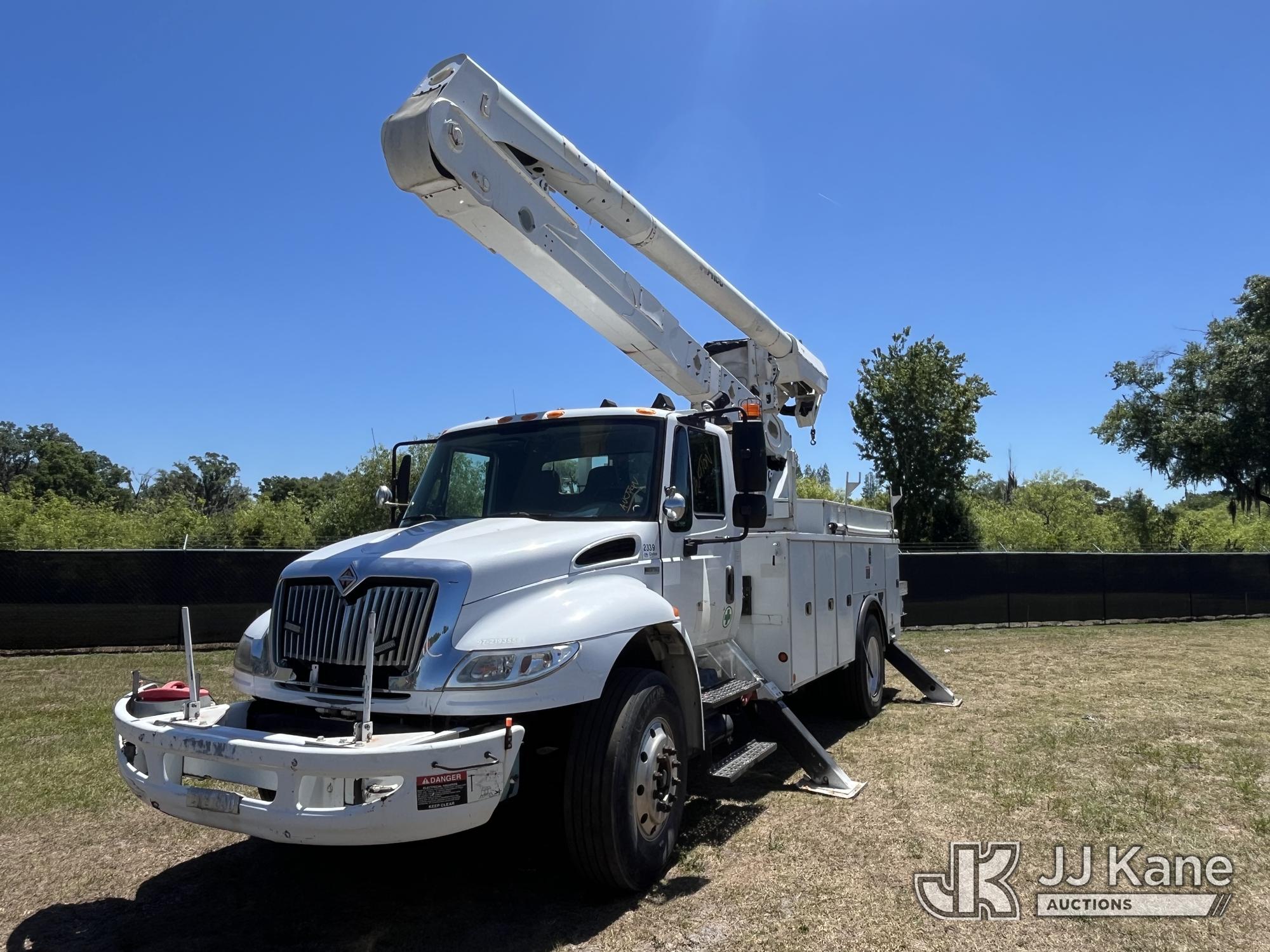 Photo of a 2013 International DuraStar 4400