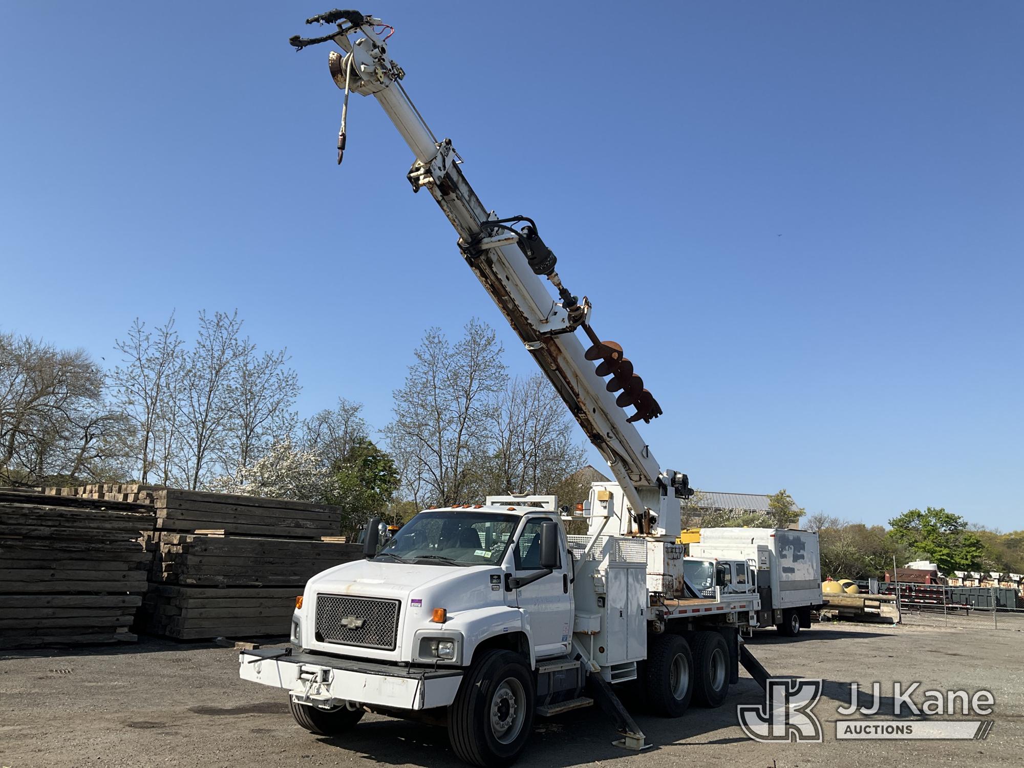 Altec D2050-TR, Digger Derrick rear mounted on 2006 Chevrolet C8500 T/A Flatbed/Utility Truck