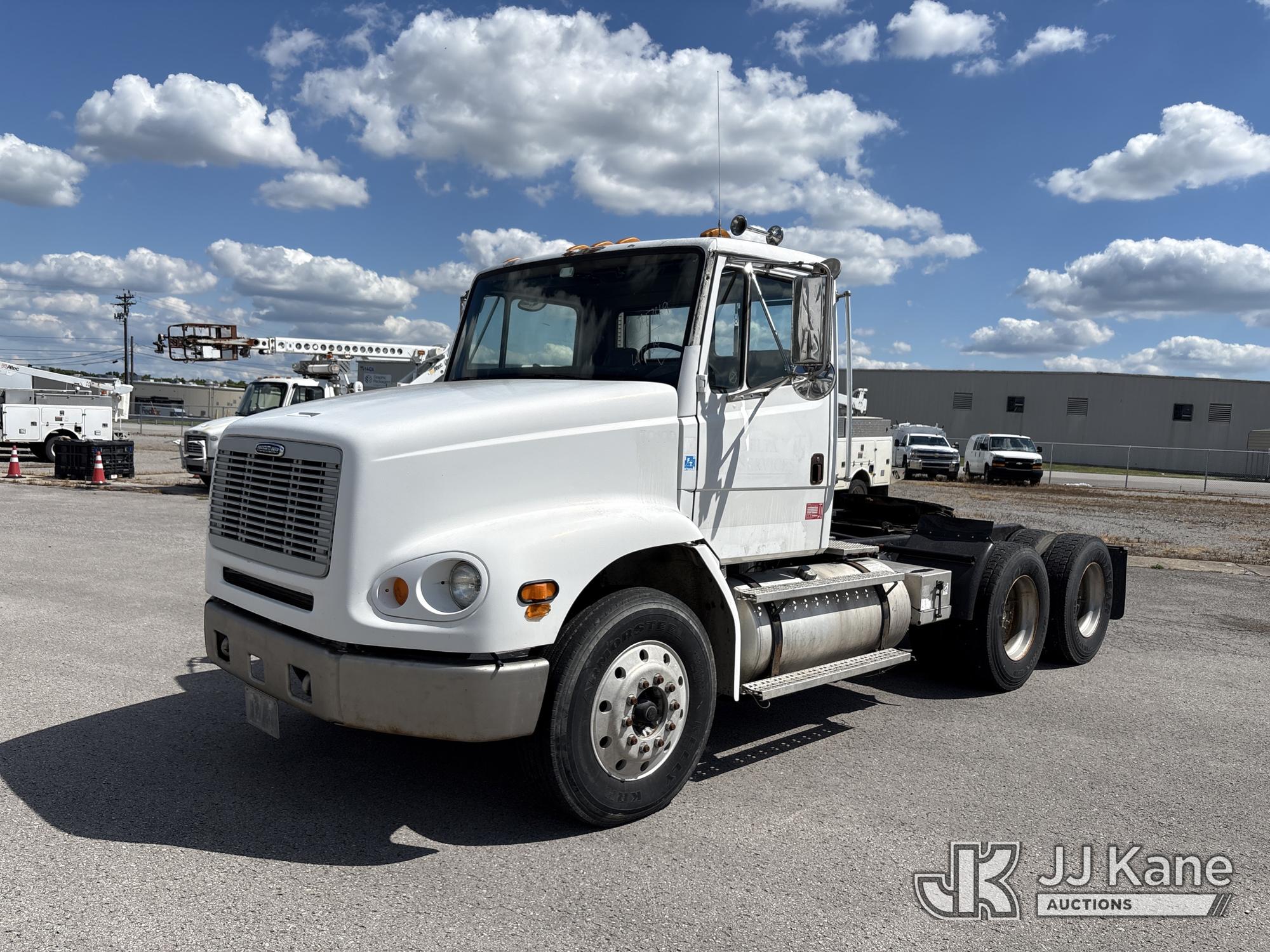 Photo of a 2000 Freightliner FL112