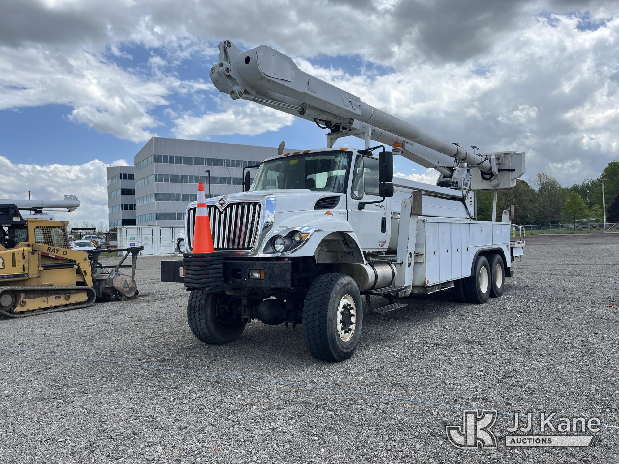 Photo of a 2010 International 7400