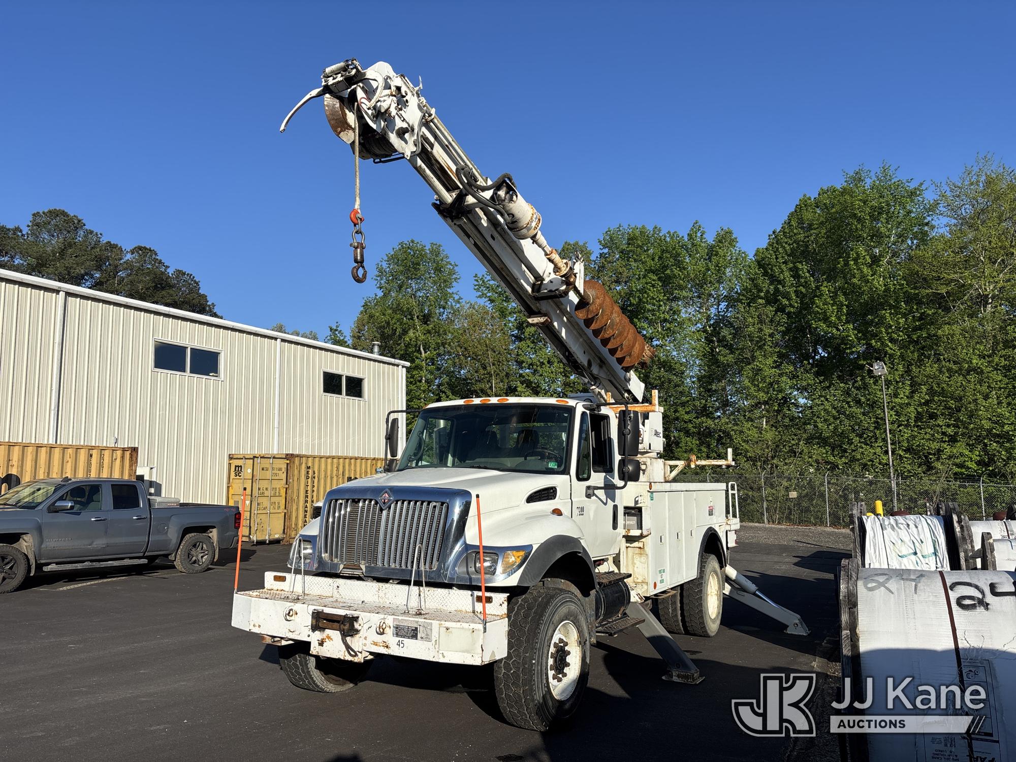 Photo of a 2003 International 7300