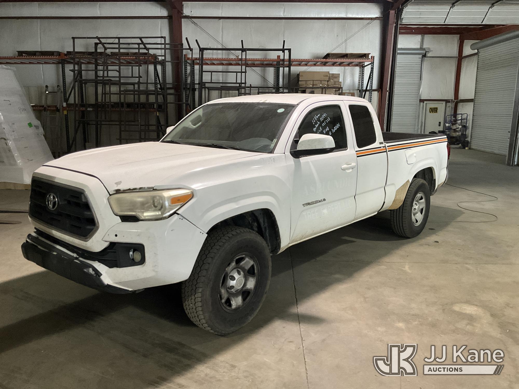 Photo of a 2016 Toyota Tacoma 4x4