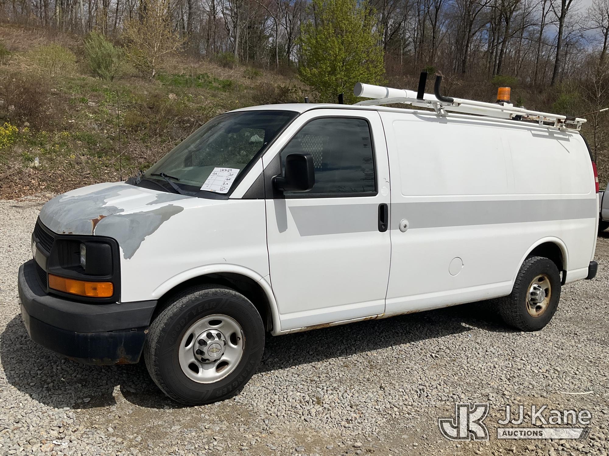 Photo of a 2011 Chevrolet Express G2500