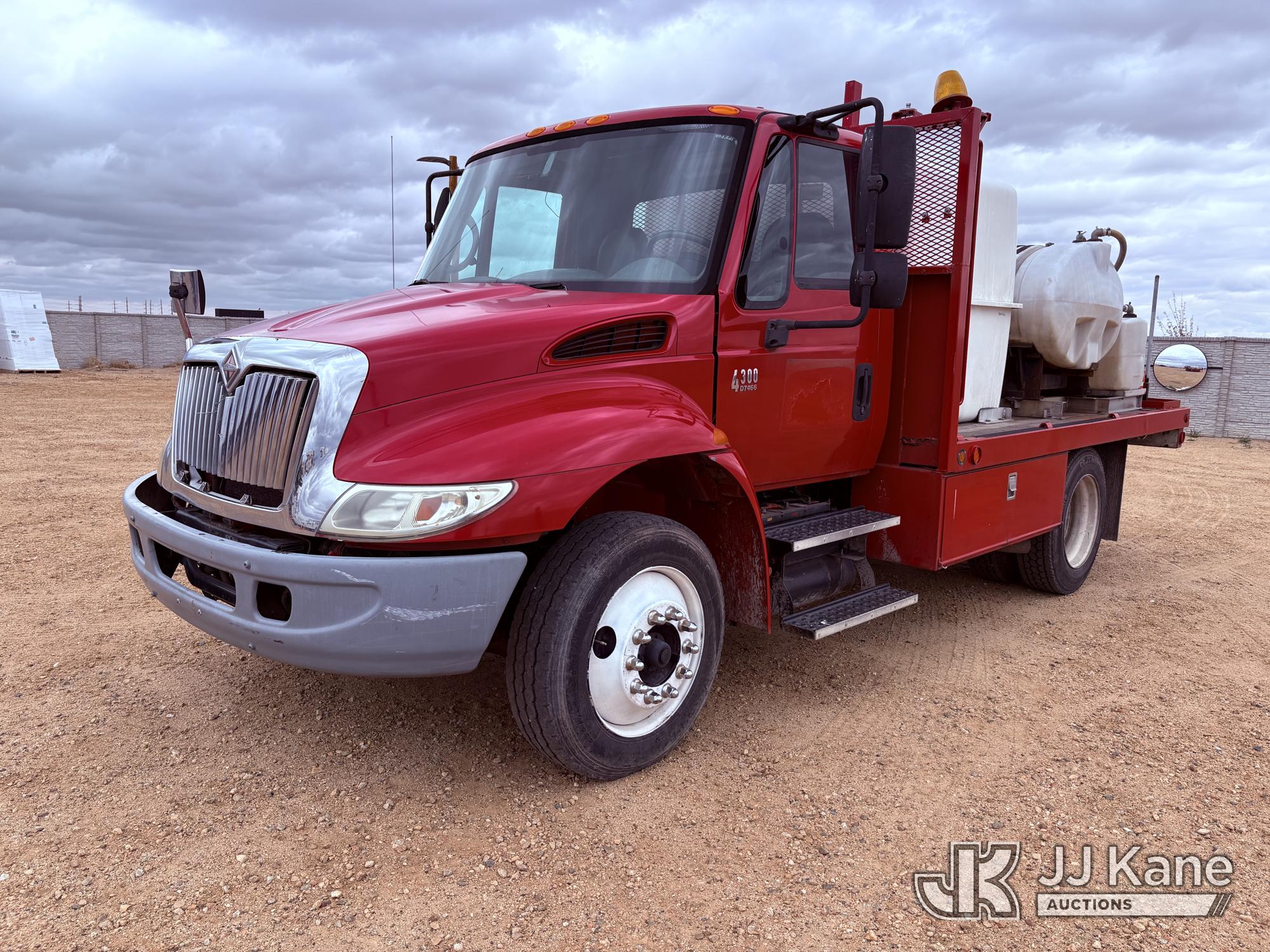 Photo of a 2003 International DuraStar 4300