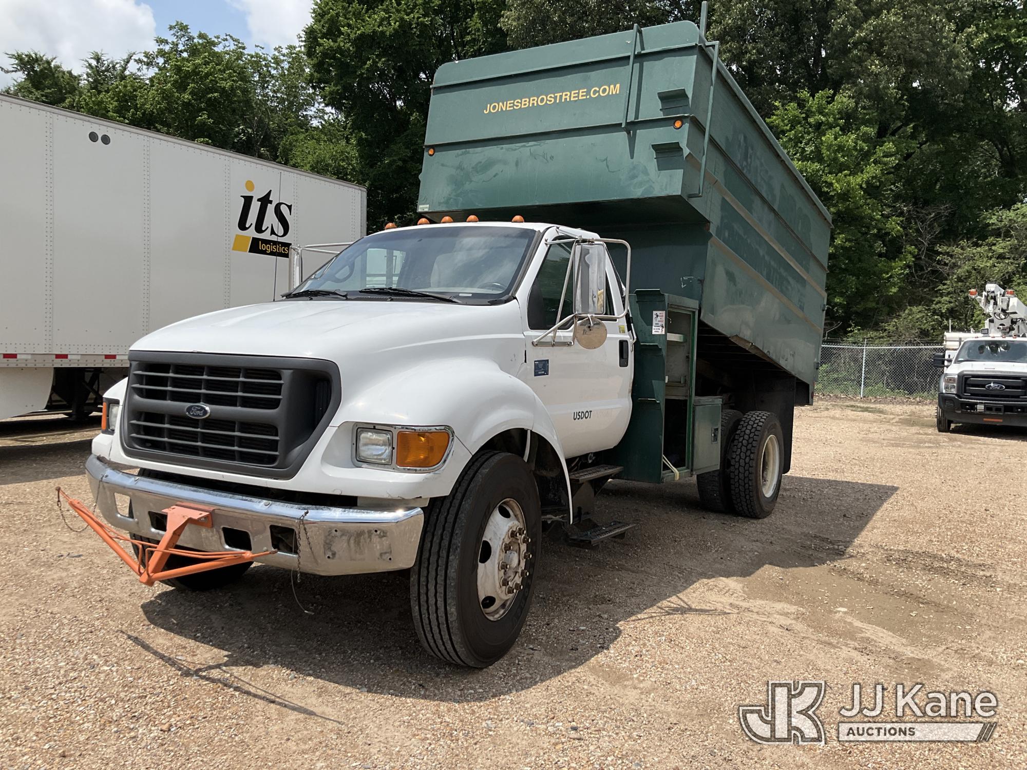 2000 Ford F-650 Chipper Dump Truck