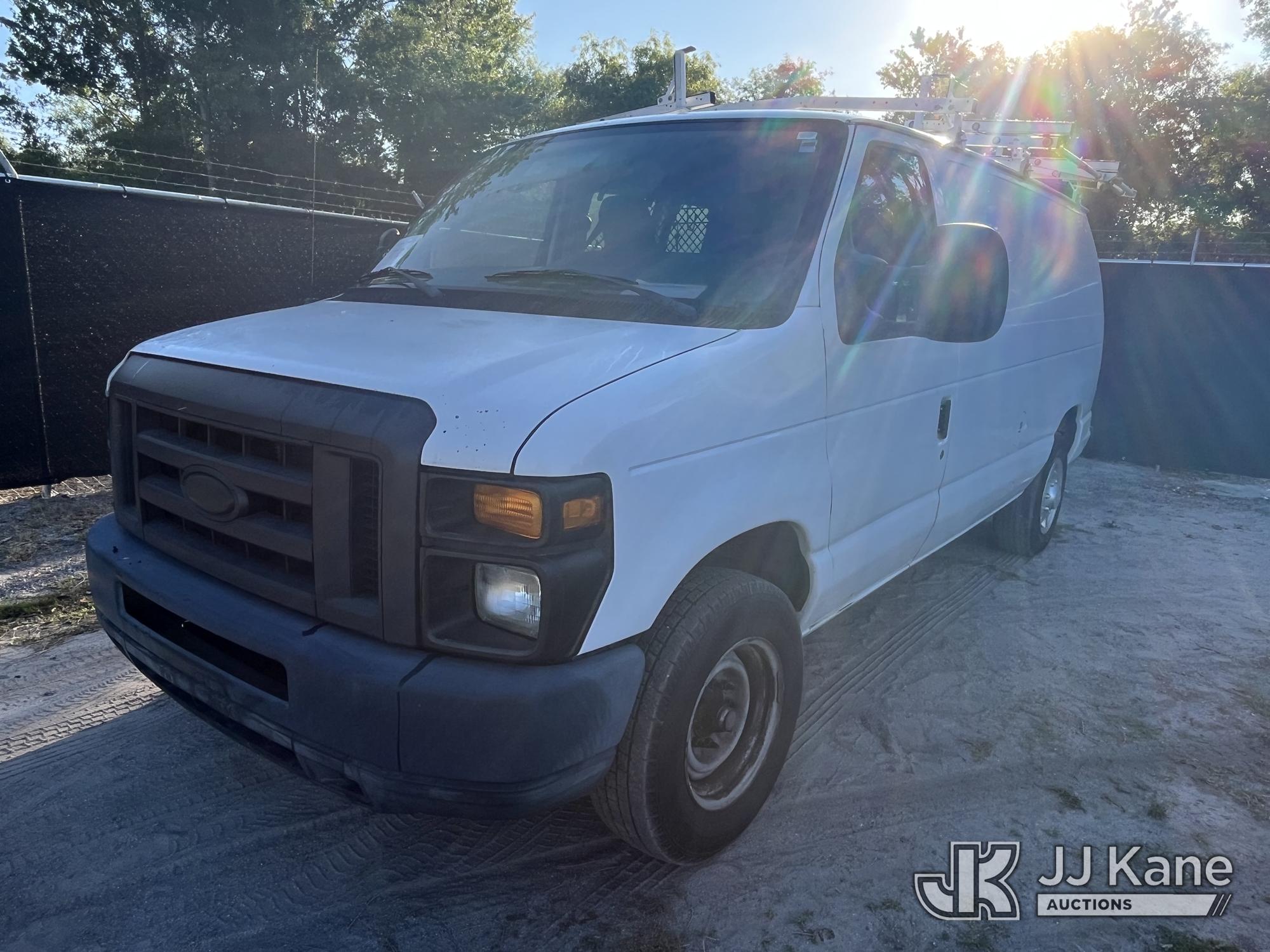Photo of a 2014 Ford E150