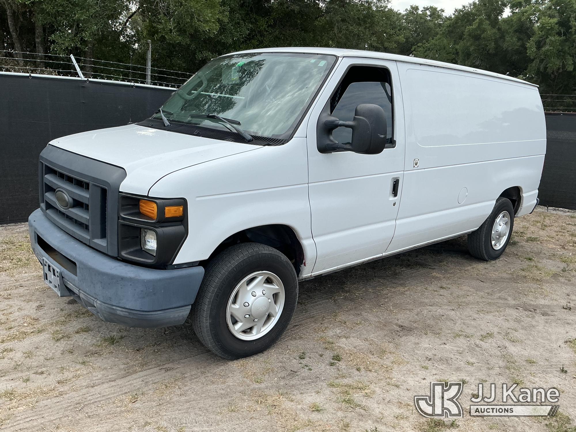 Photo of a 2014 Ford E150