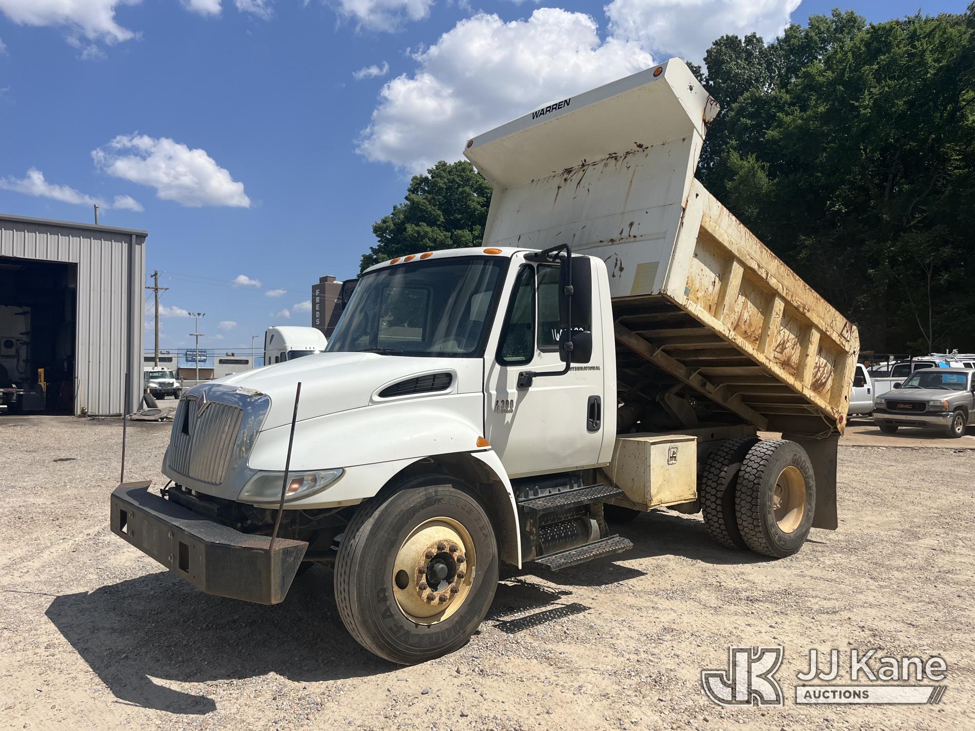 Photo of a 2006 International 4300