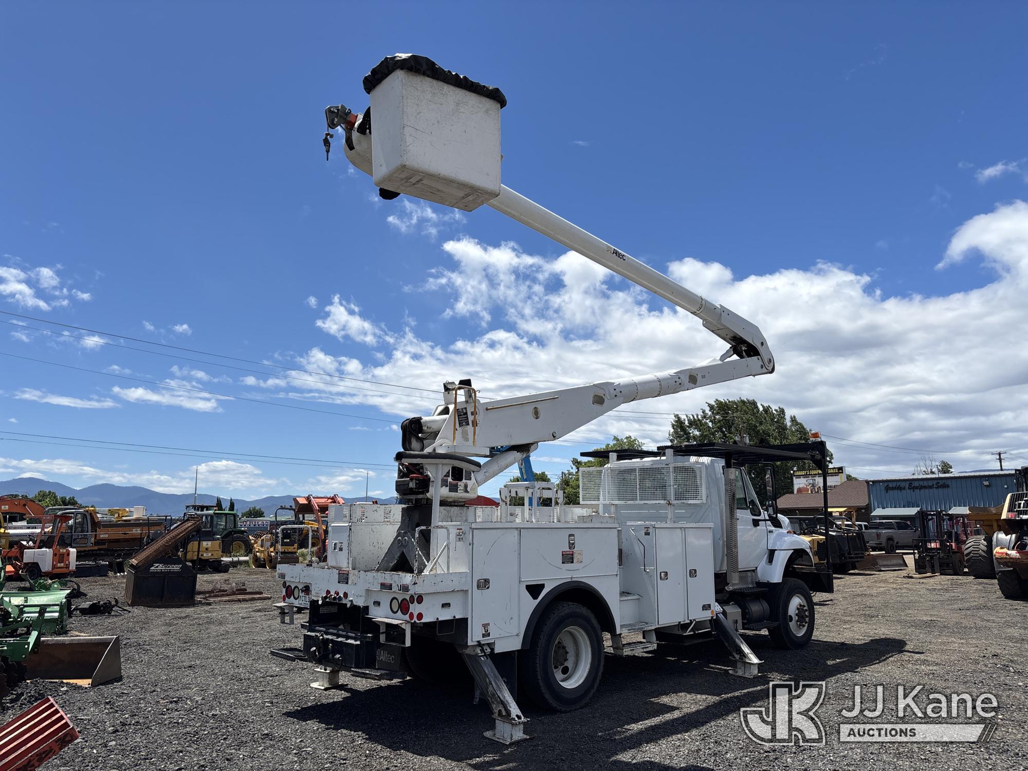 2013 International 7300 4X4