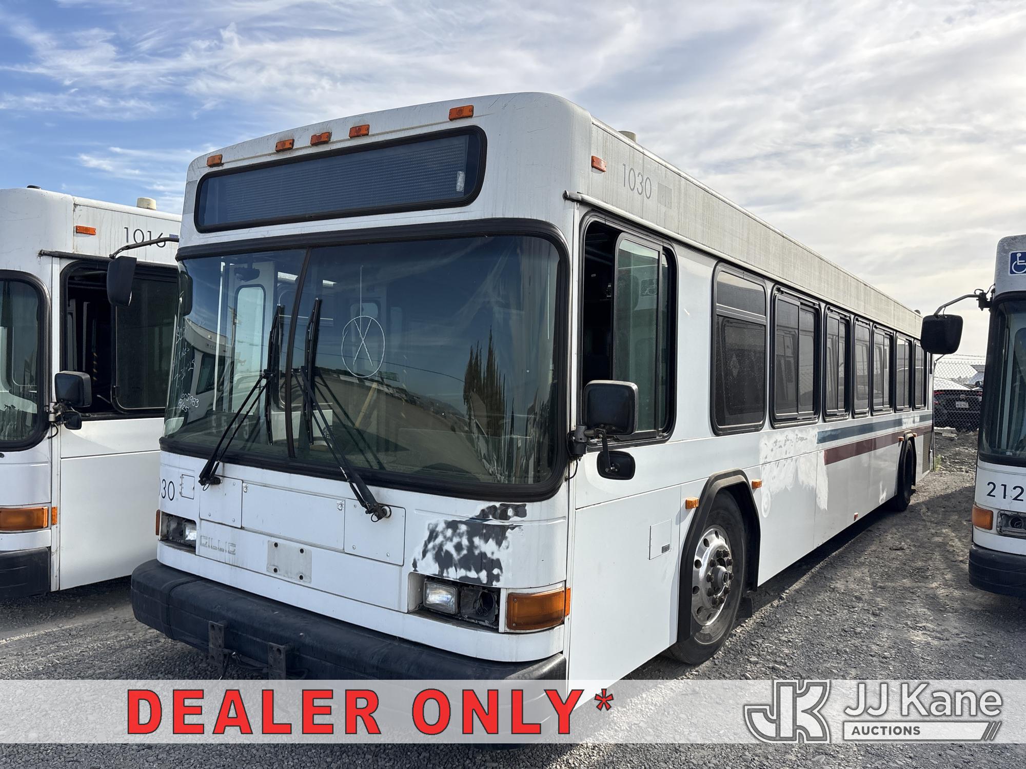 2001 Gillig Low Floor Bus