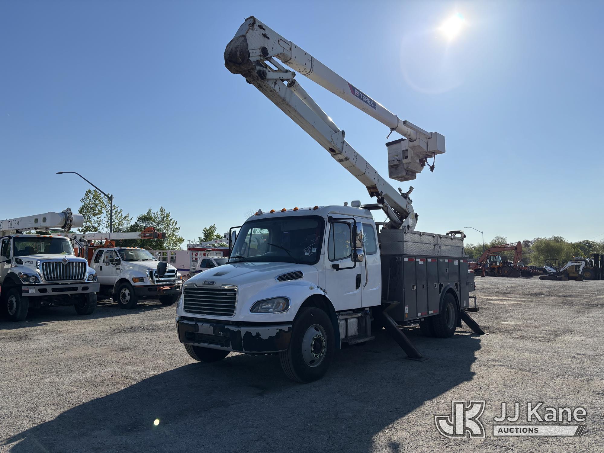 Photo of a 2013 Freightliner M2 106