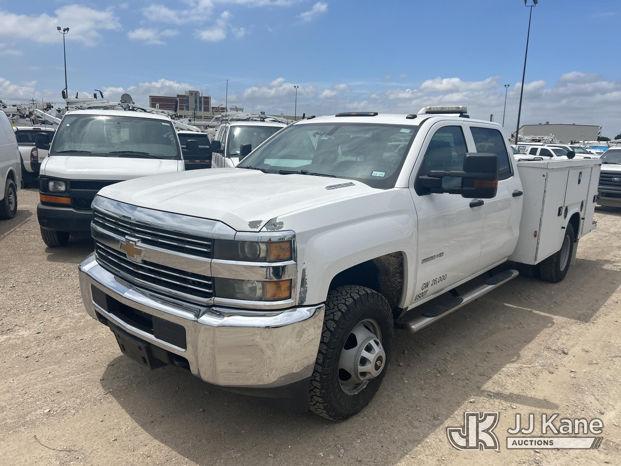 2015 Chevrolet Silverado 3500HD 4x4 Crew-Cab Service Truck