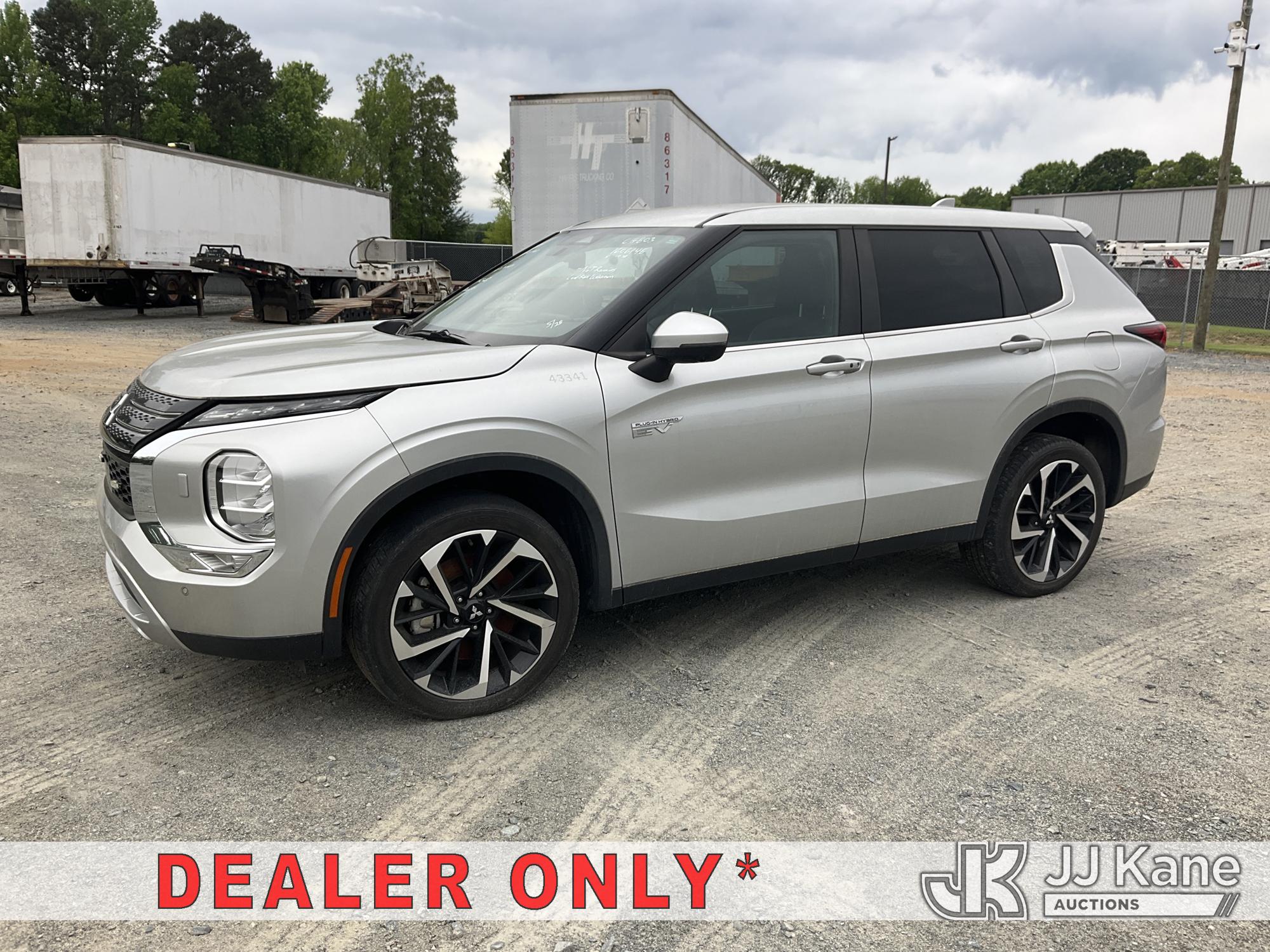 Photo of a 2023 Mitsubishi Outlander PHEV