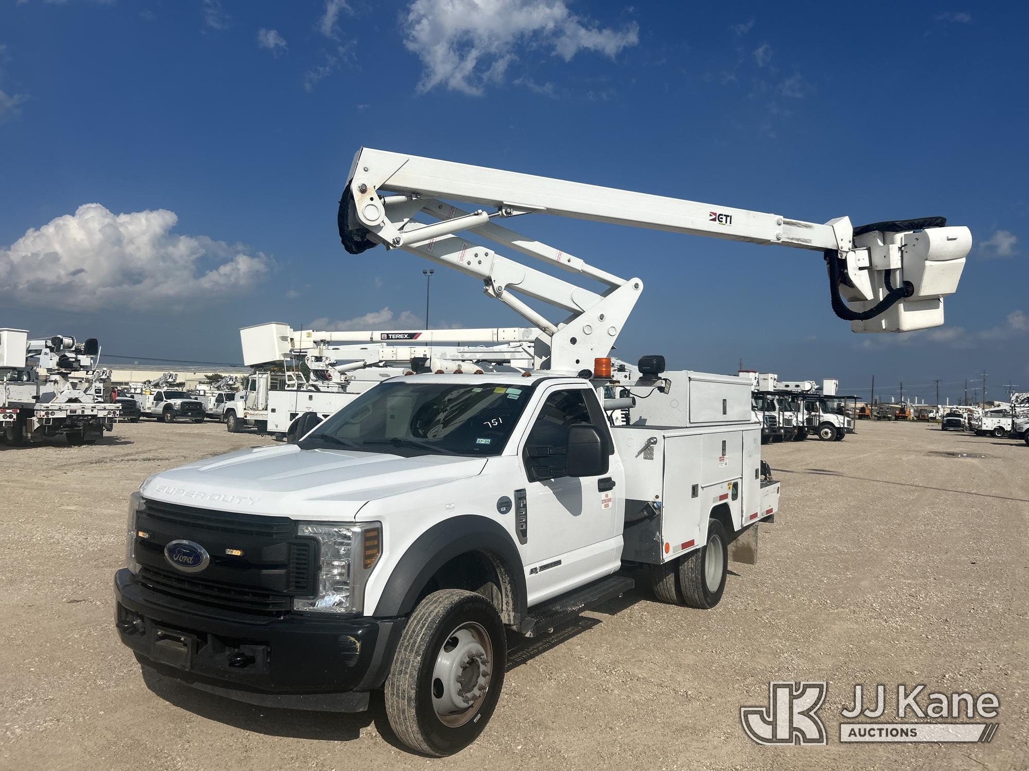 Photo of a 2019 Ford F-550