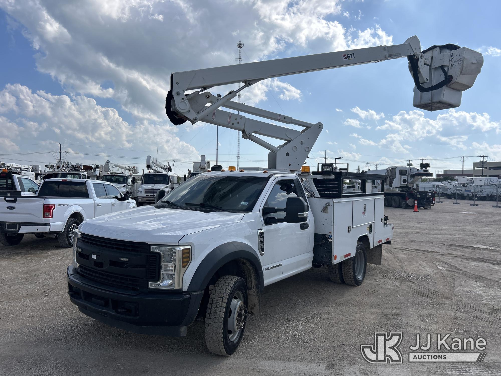 Photo of a 2019 Ford F-550