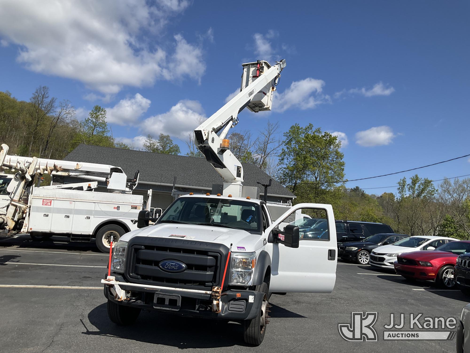Versalift TEL29NE03, Telescopic Non-Insulated Bucket Truck mounted behind cab on 2014 Ford F450 Service Truck