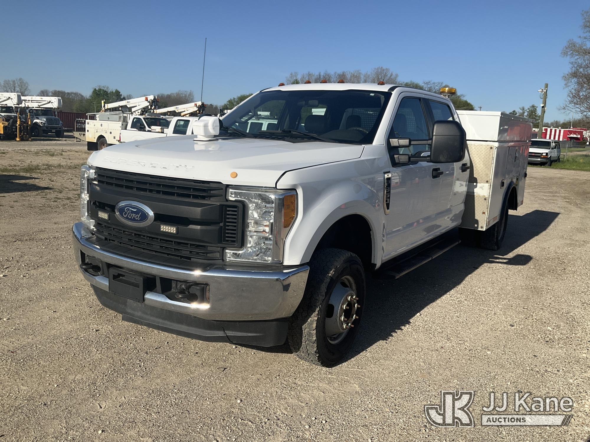 2017 Ford F350 Crew-Cab Service Truck