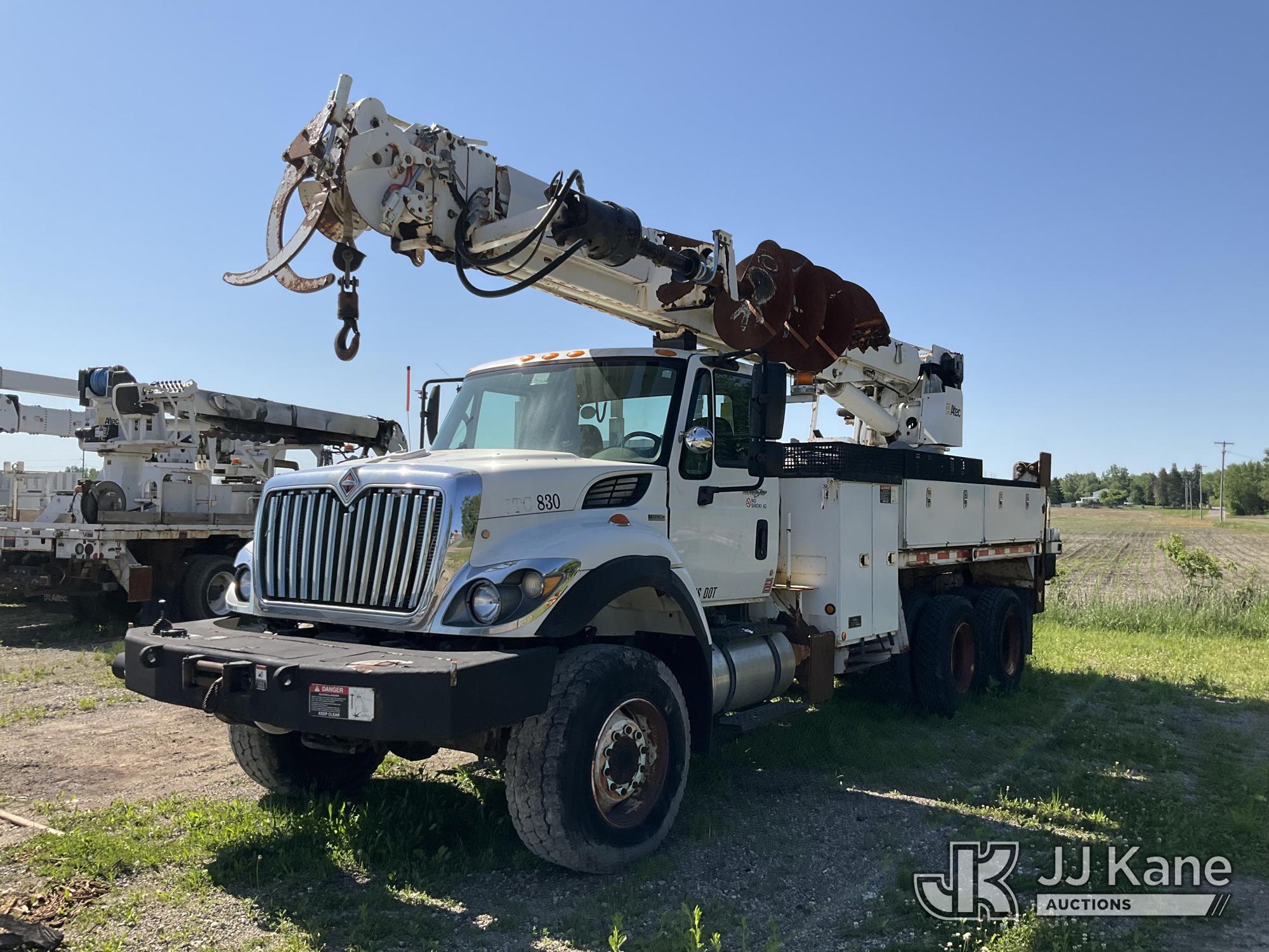 Photo of a 2010 International 7400