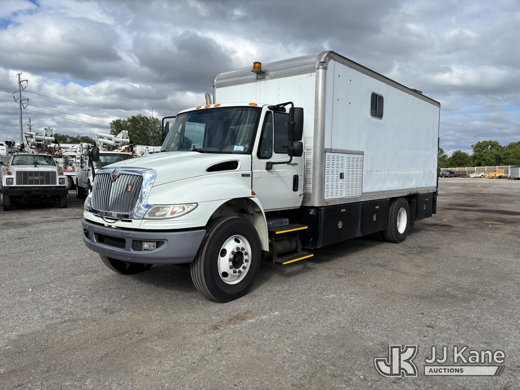 Photo of a 2013 International 4400