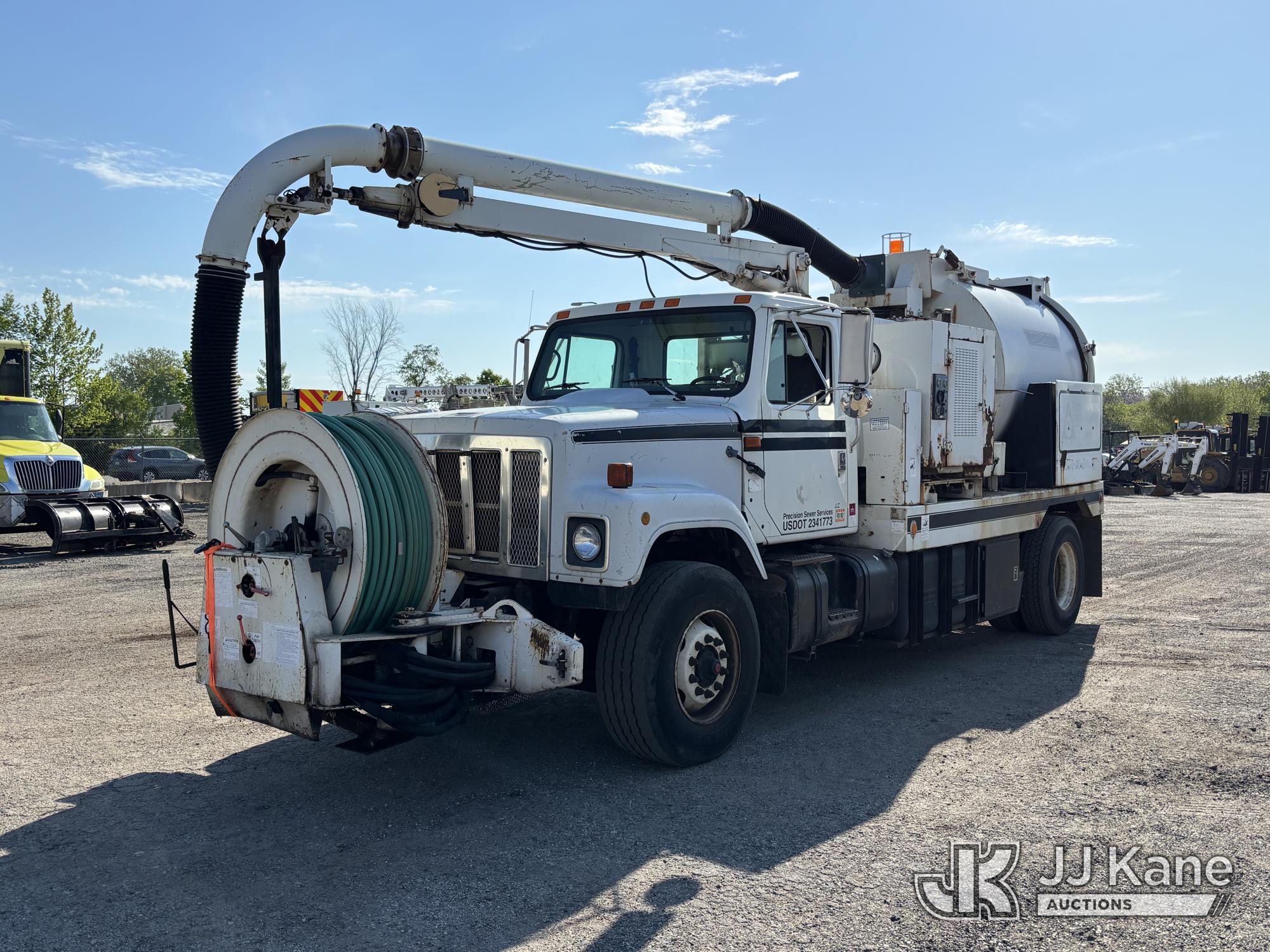 Photo of a 1999 International 2554