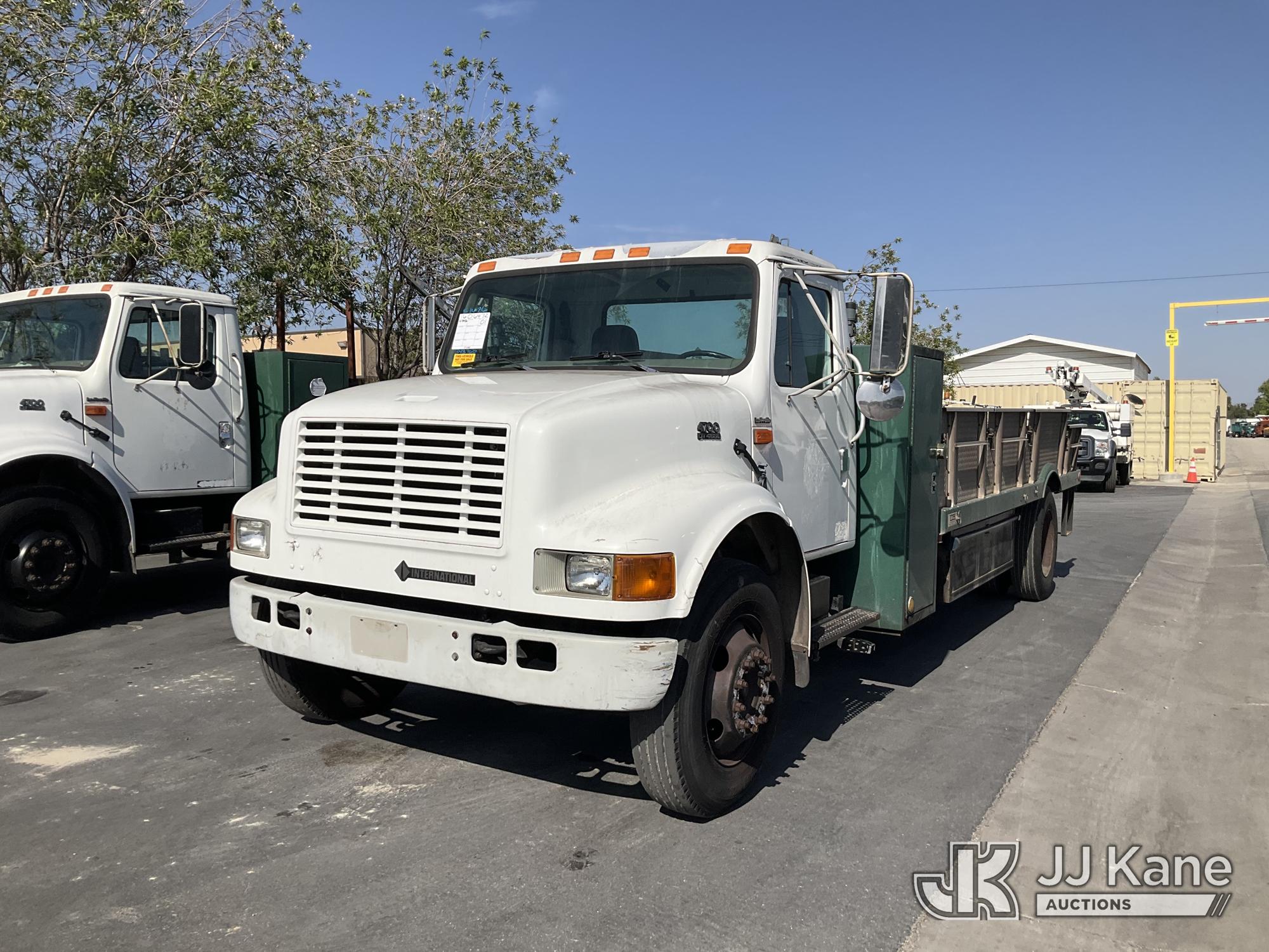 Photo of a 2001 International 4700