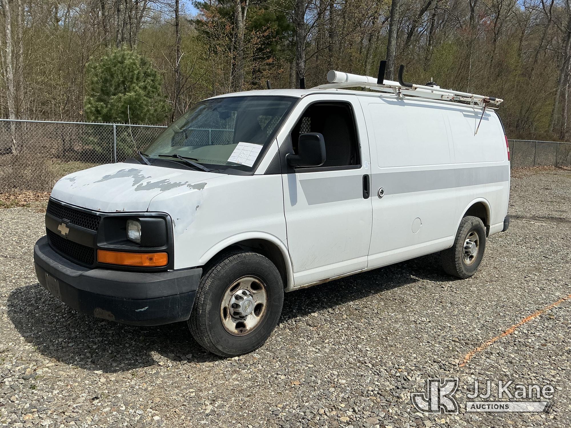 Photo of a 2011 Chevrolet Express G2500