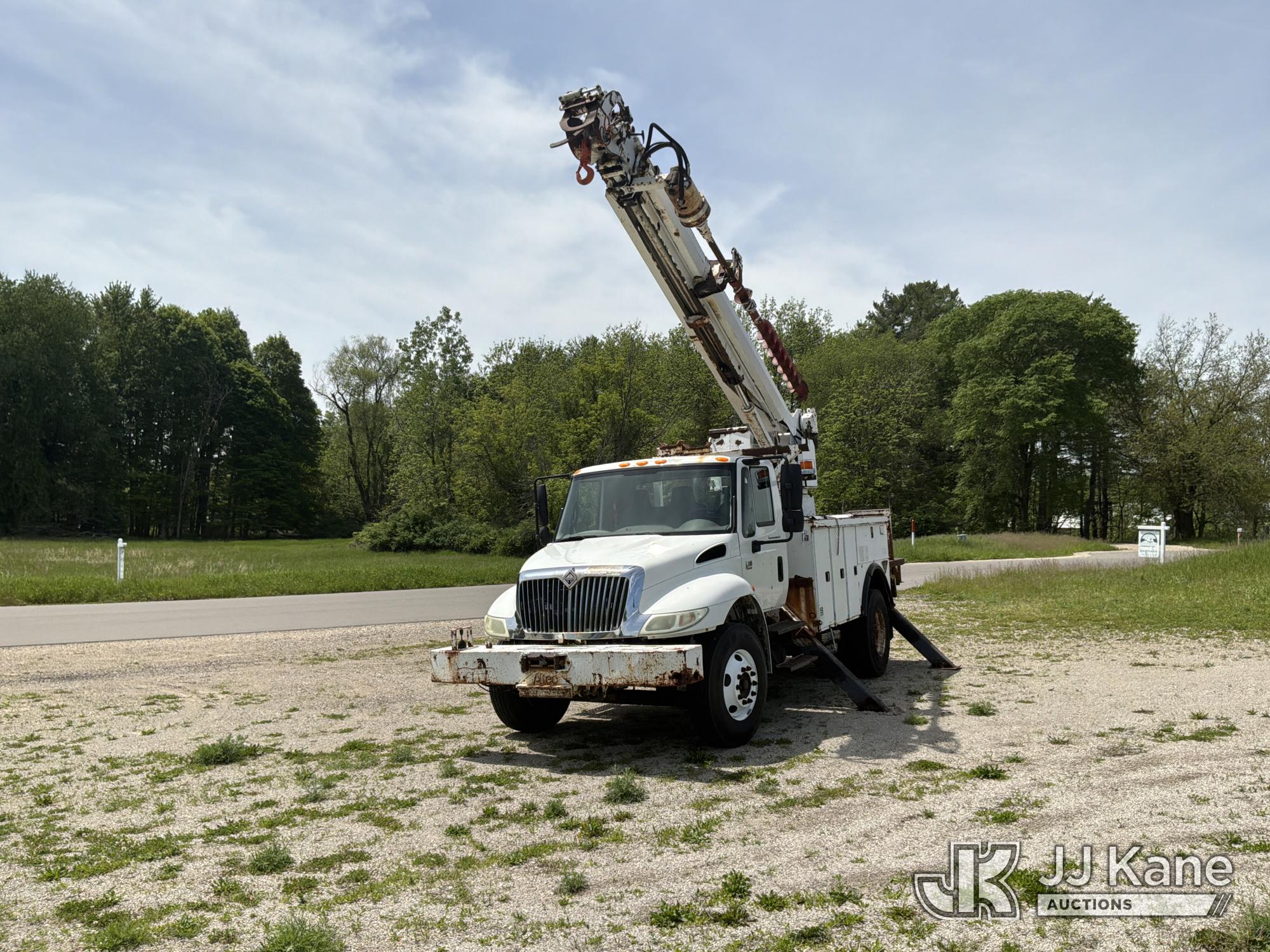Photo of a 2004 International 4300