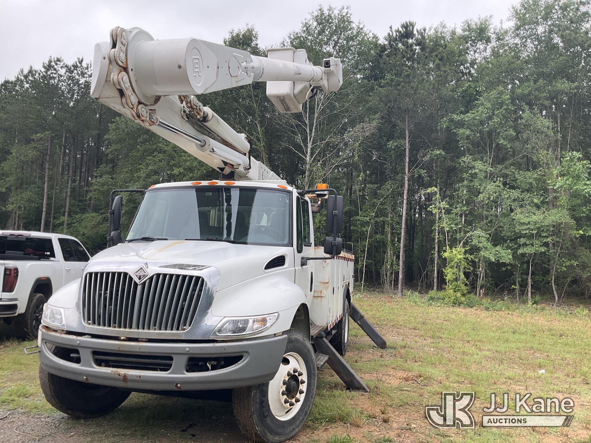 Photo of a 2004 International 4400