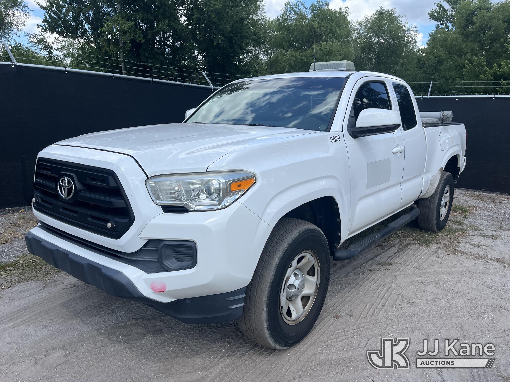 Photo of a 2016 Toyota Tacoma 4x4