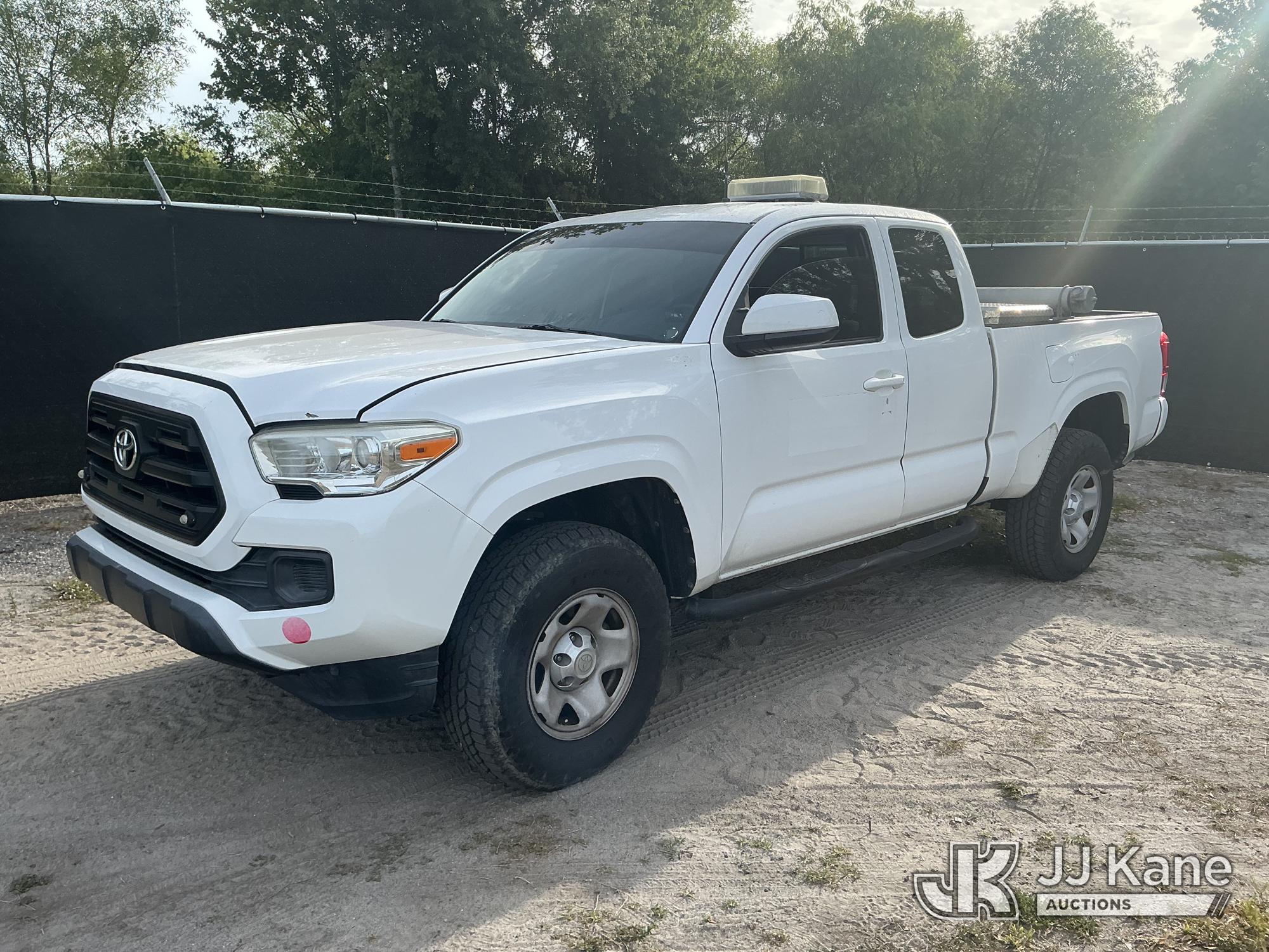 Photo of a 2016 Toyota Tacoma 4x4