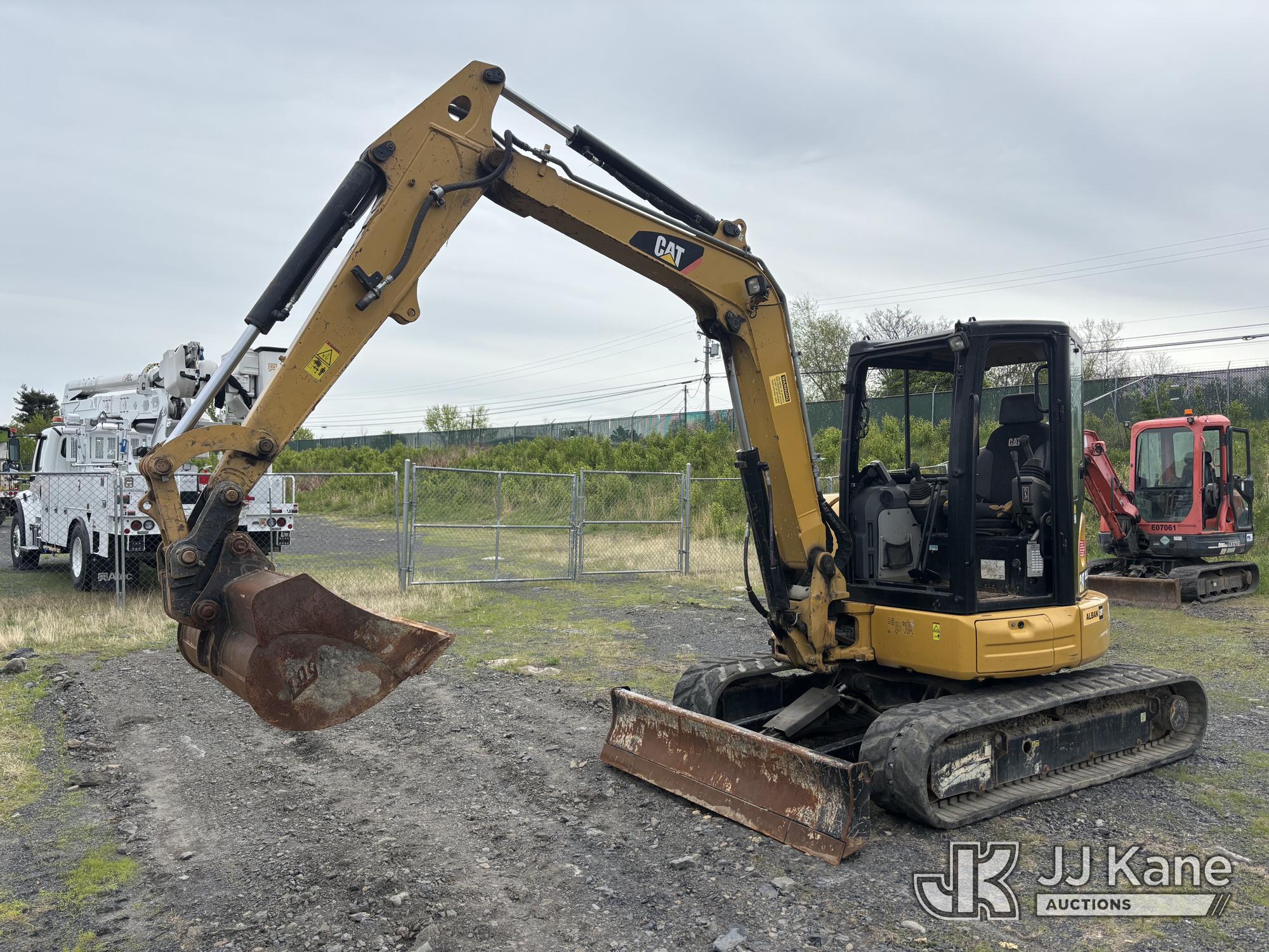 Photo of a 2015 Caterpillar 305.5E2