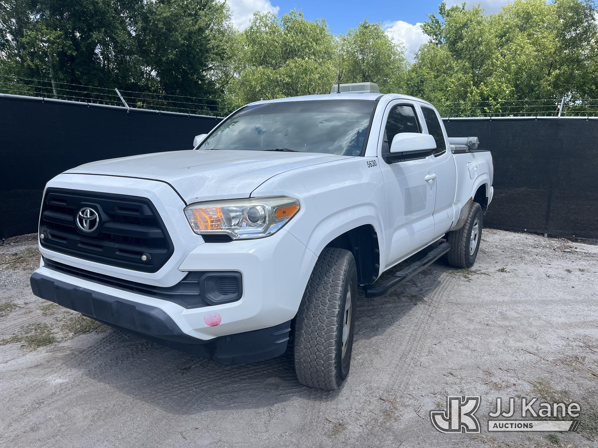 Photo of a 2016 Toyota Tacoma 4x4