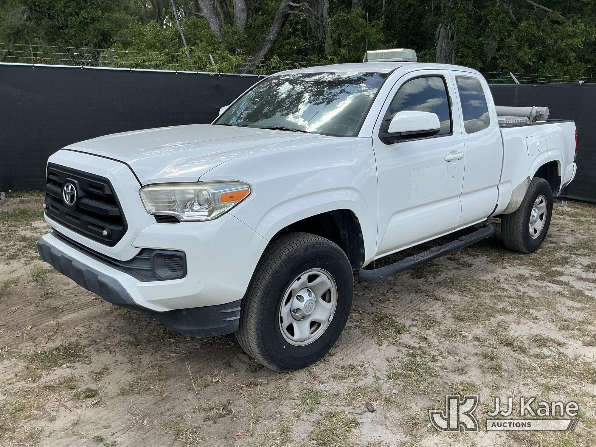 Photo of a 2016 Toyota Tacoma 4x4