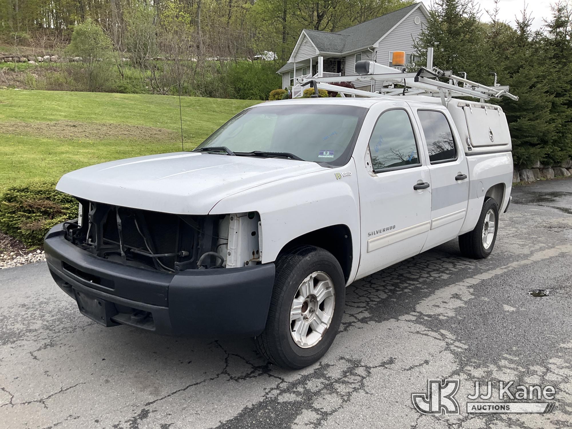 2010 Chevrolet Silverado 1500 2WD Hybrid Crew-Cab Pickup Truck
