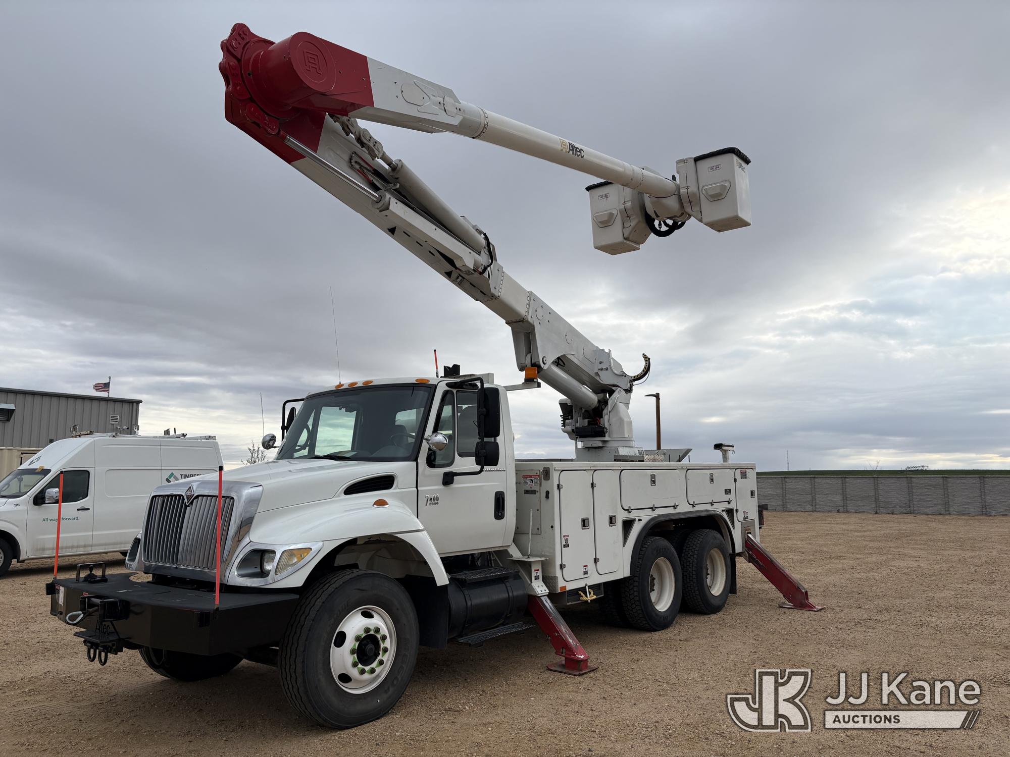 Photo of a 2007 International 7400