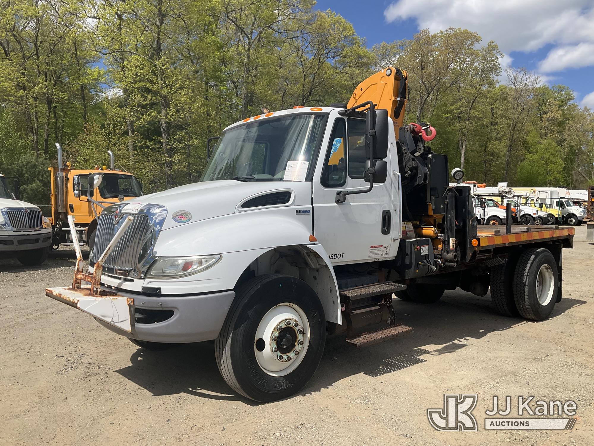 Photo of a 2015 International DuraStar 4300