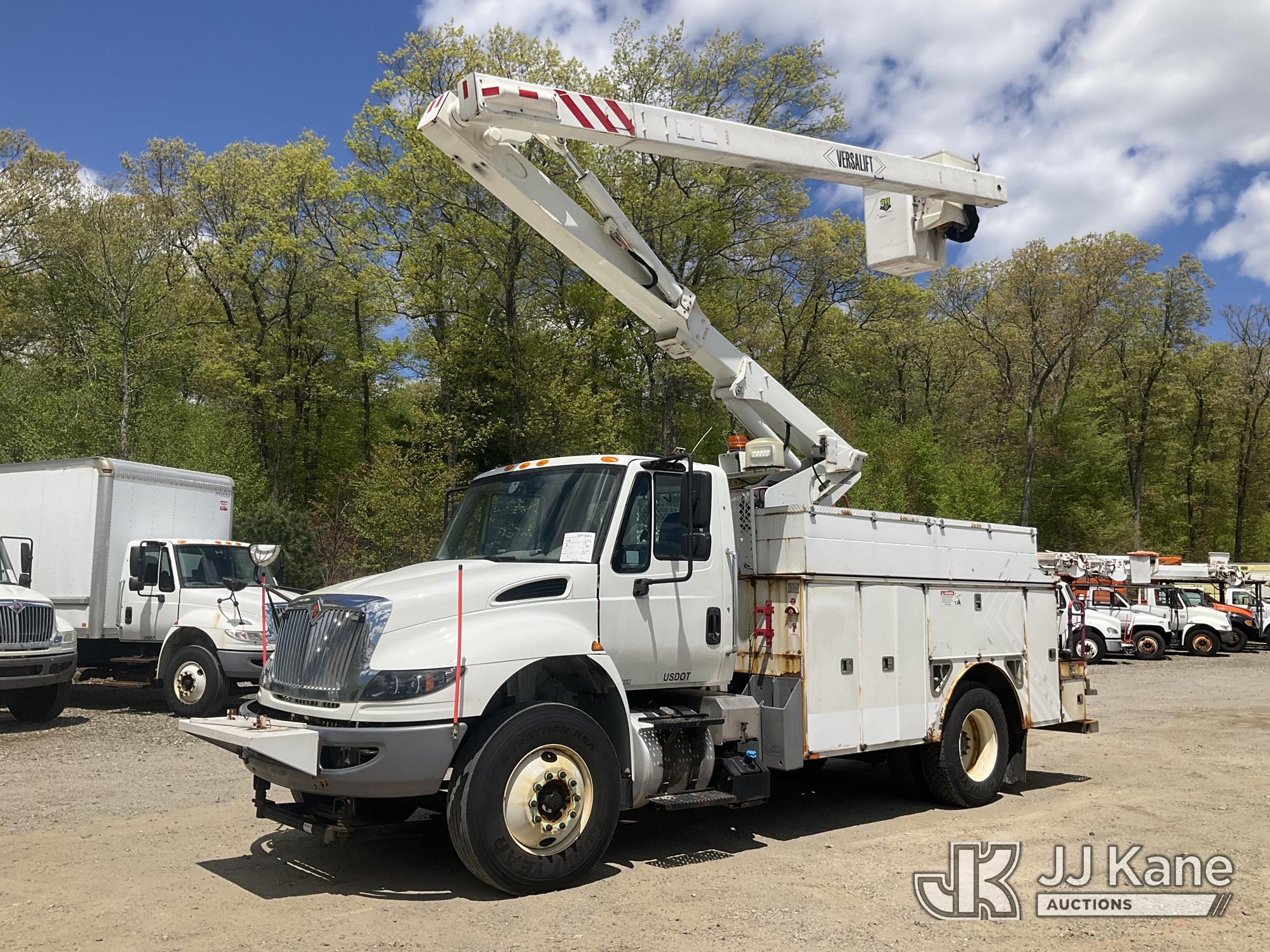 Photo of a 2016 International DuraStar 4400
