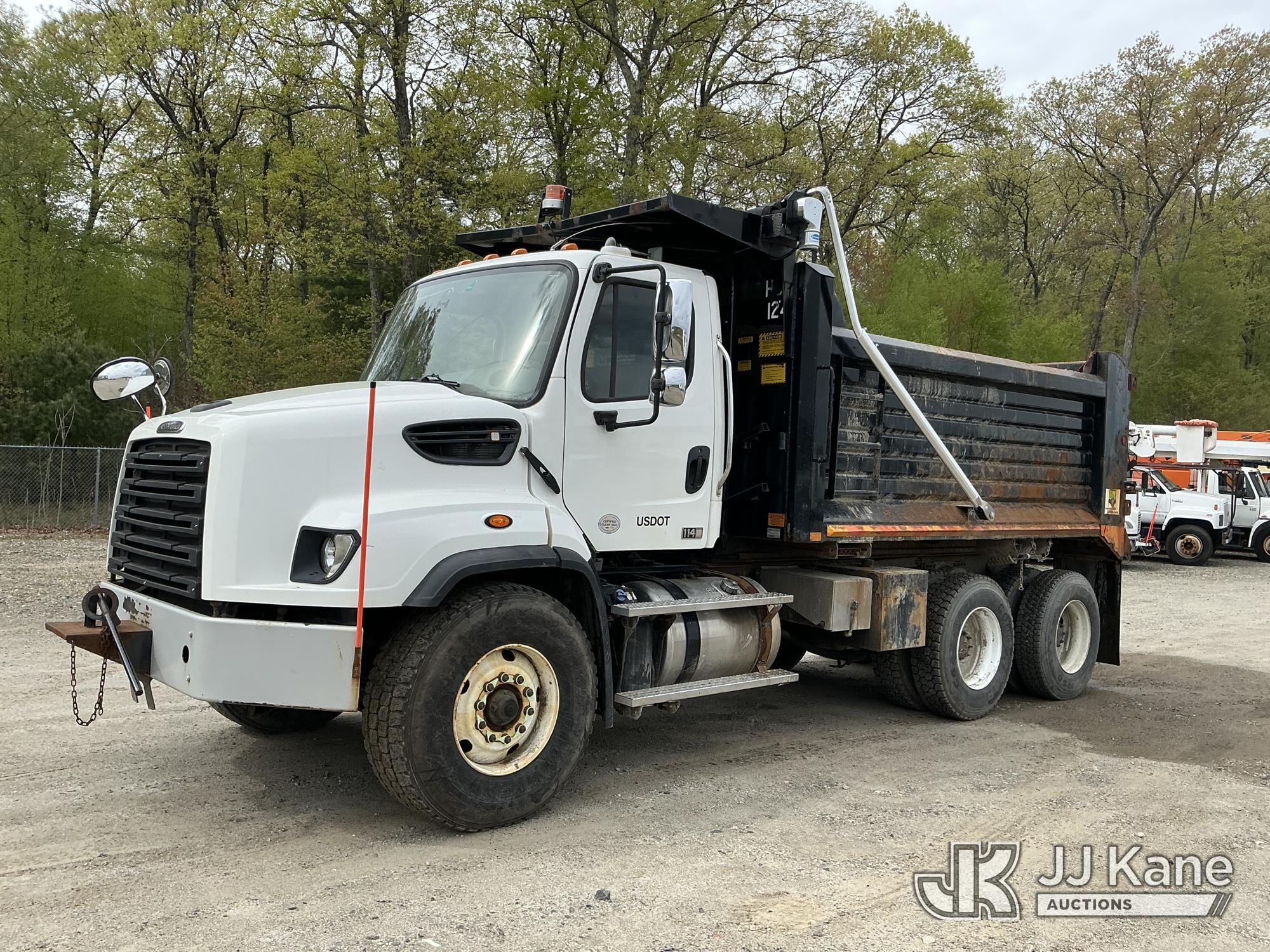 Photo of a 2016 Freightliner 114SD