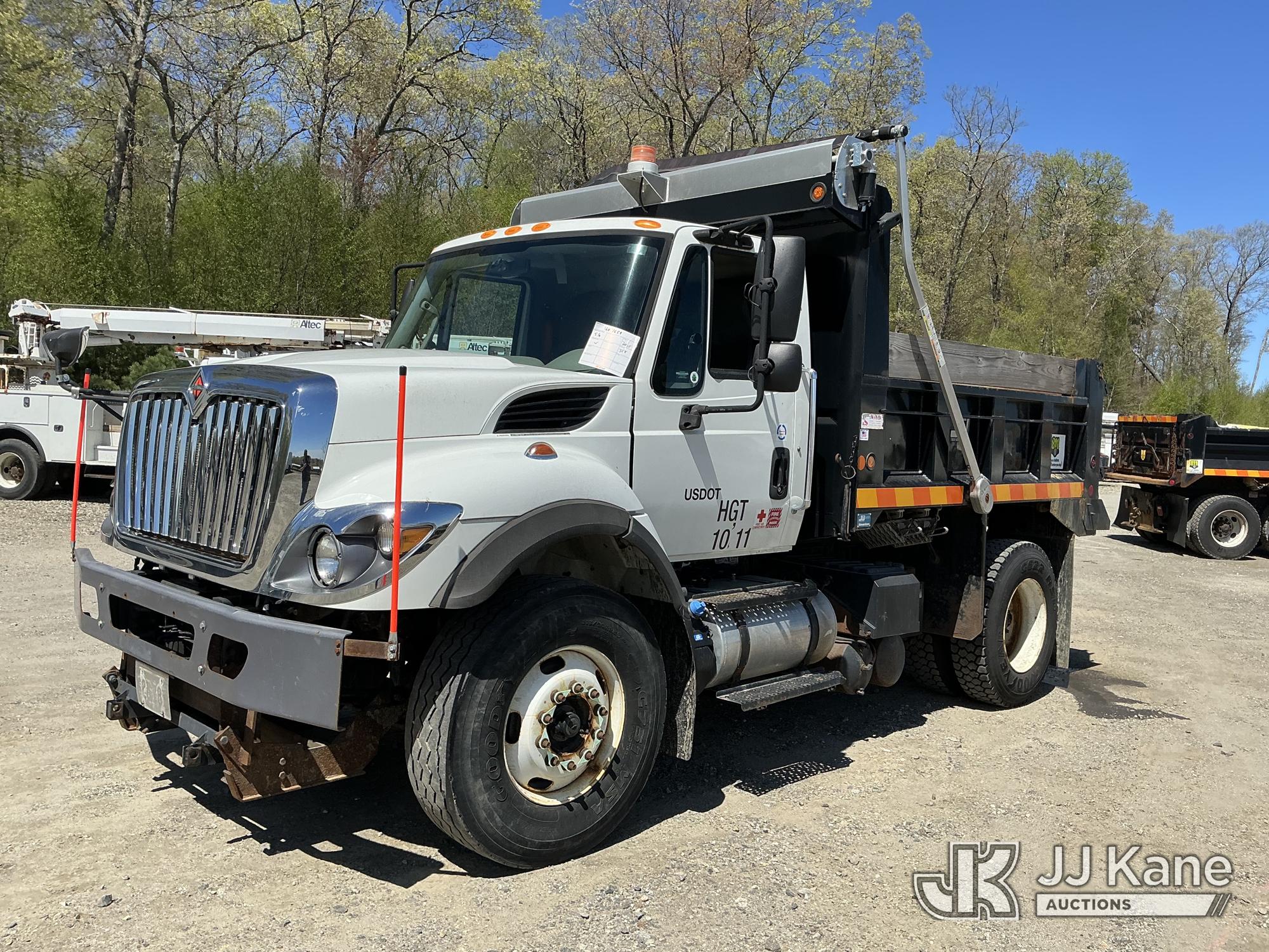 Photo of a 2015 International 7400