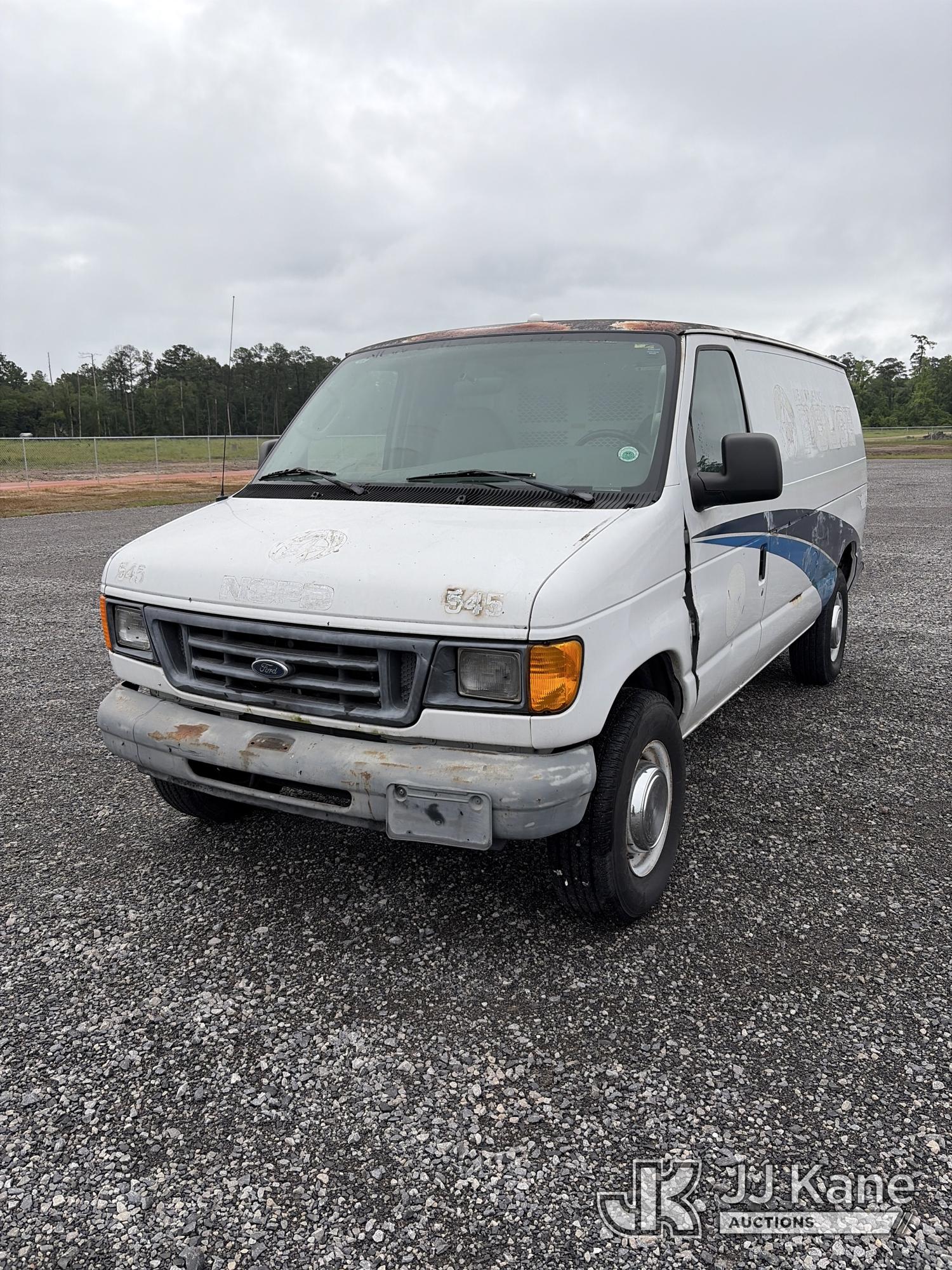 Photo of a 2006 Ford Econoline E-250