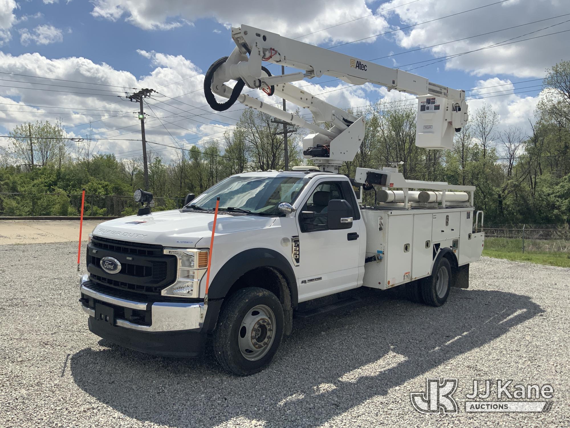 Altec AT40G, Articulating & Telescopic Bucket Truck mounted behind cab on 2020 Ford F550 4x4 Service Truck