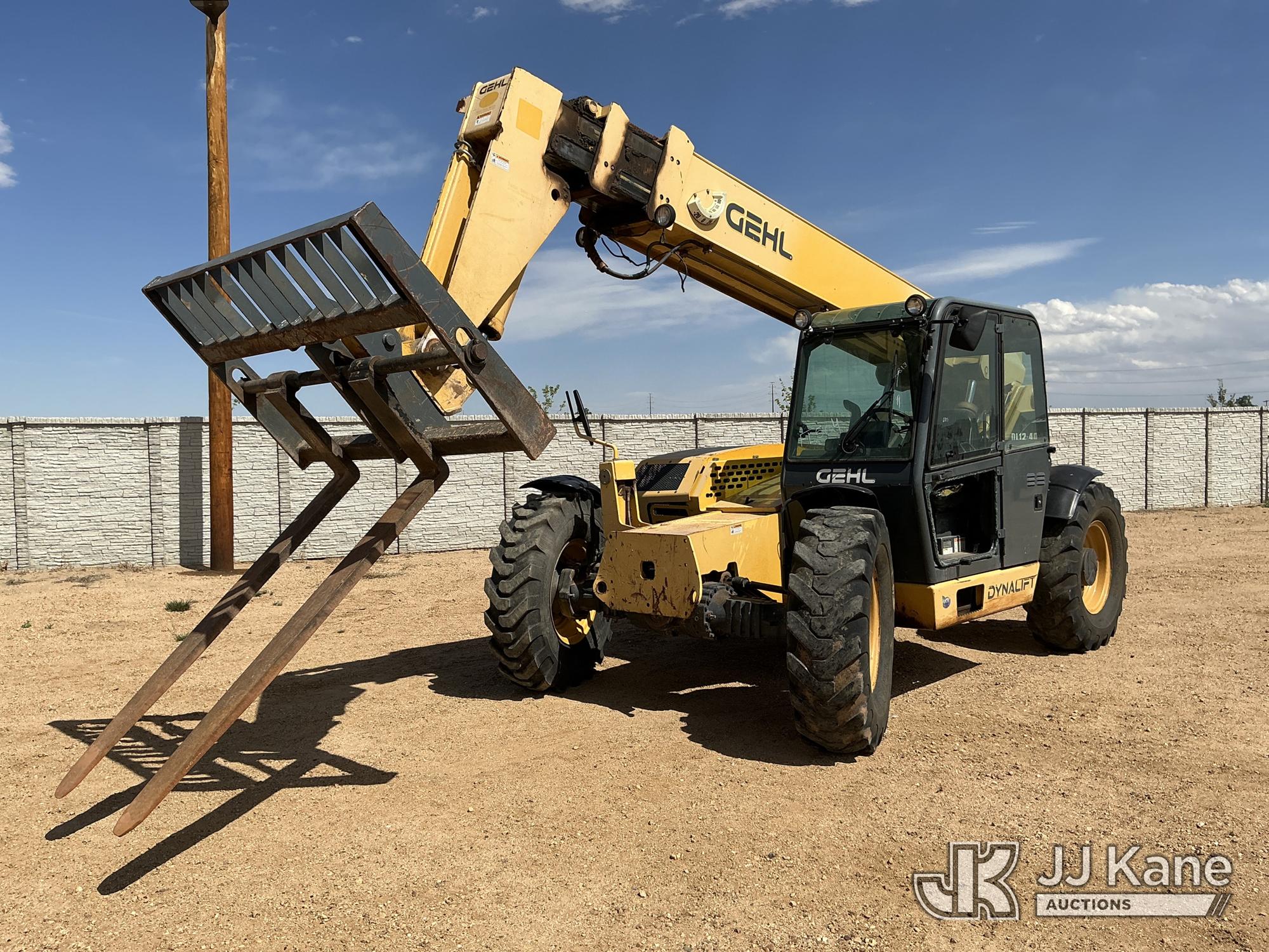 Photo of a 2013 Gehl DL1240H
