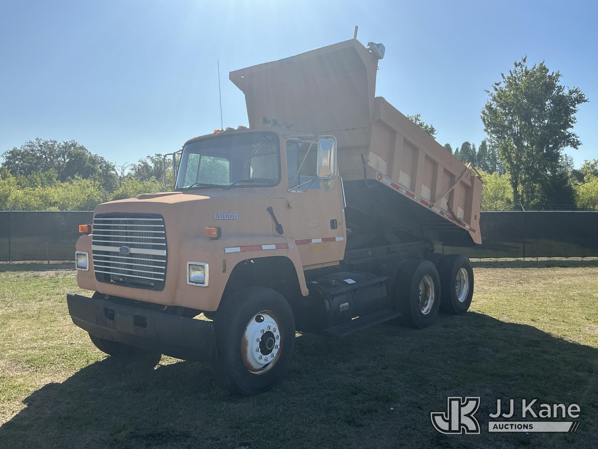 Photo of a 1995 Ford LNT8000F