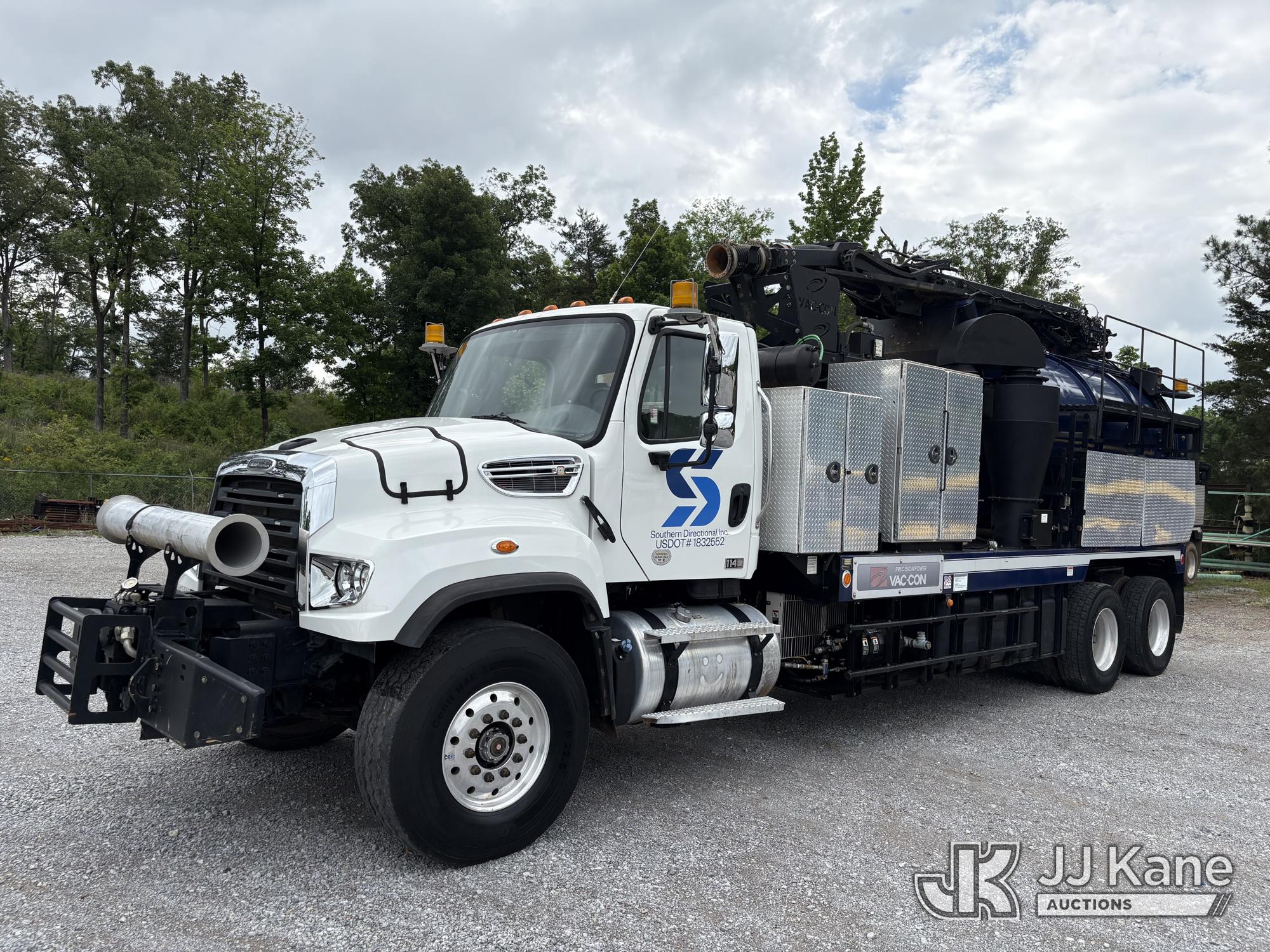 Photo of a 2022 Freightliner 114SD