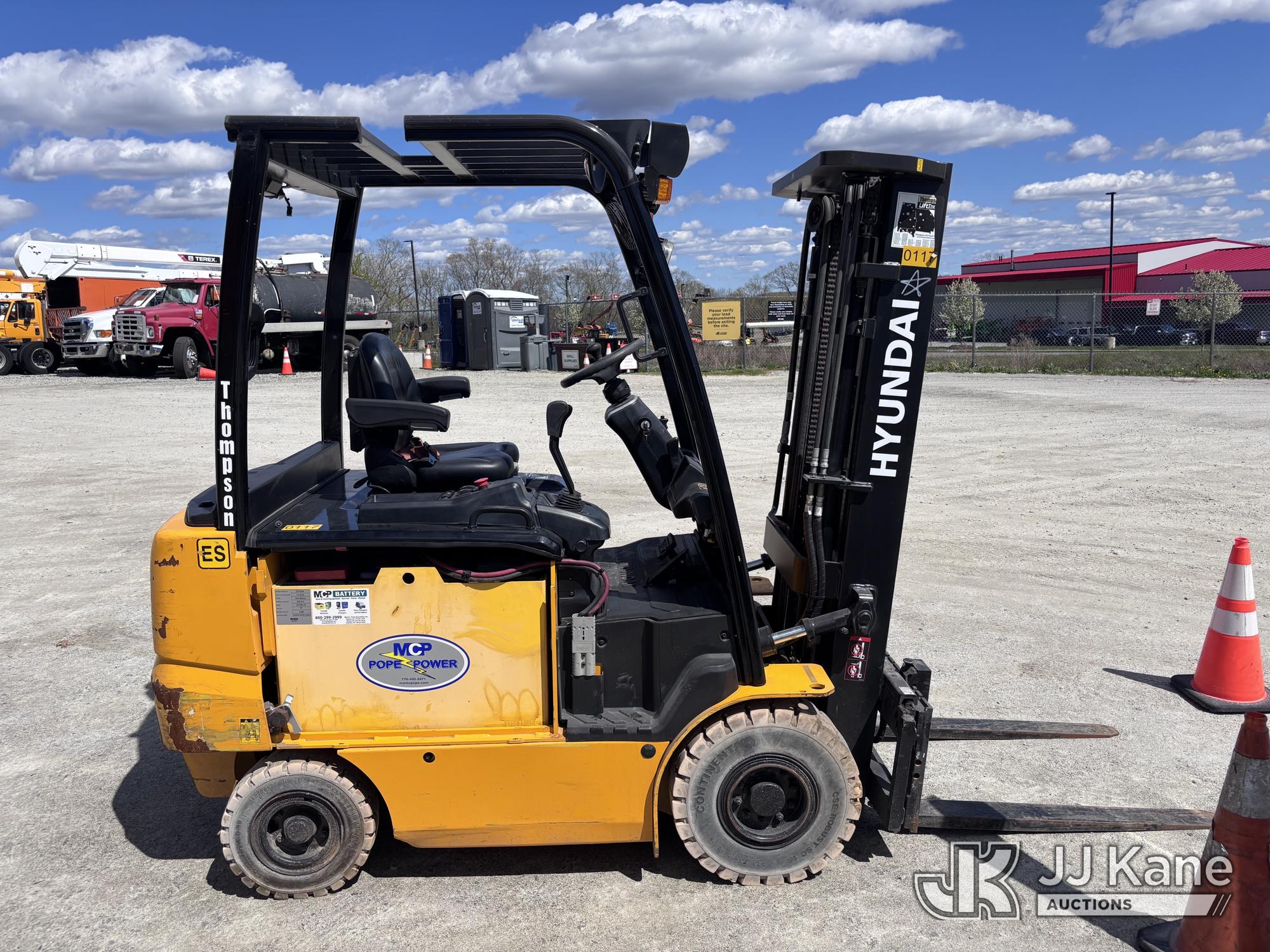 Photo of a 2019 Hyundai 25B-9U