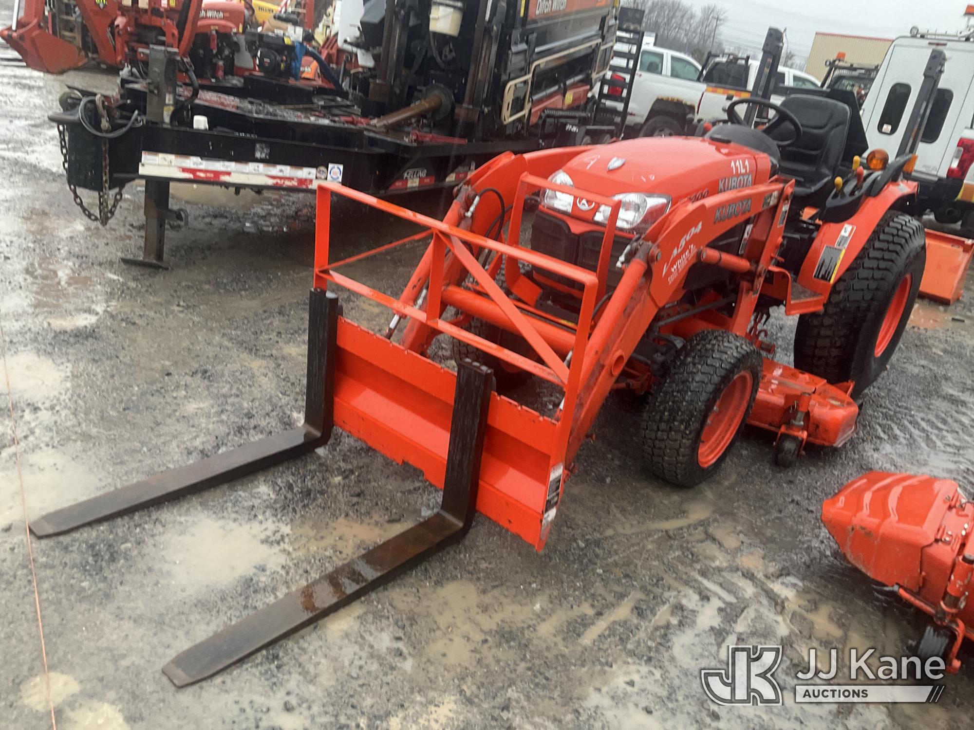 Photo of a 2011 Kubota B3200HSD 4x4