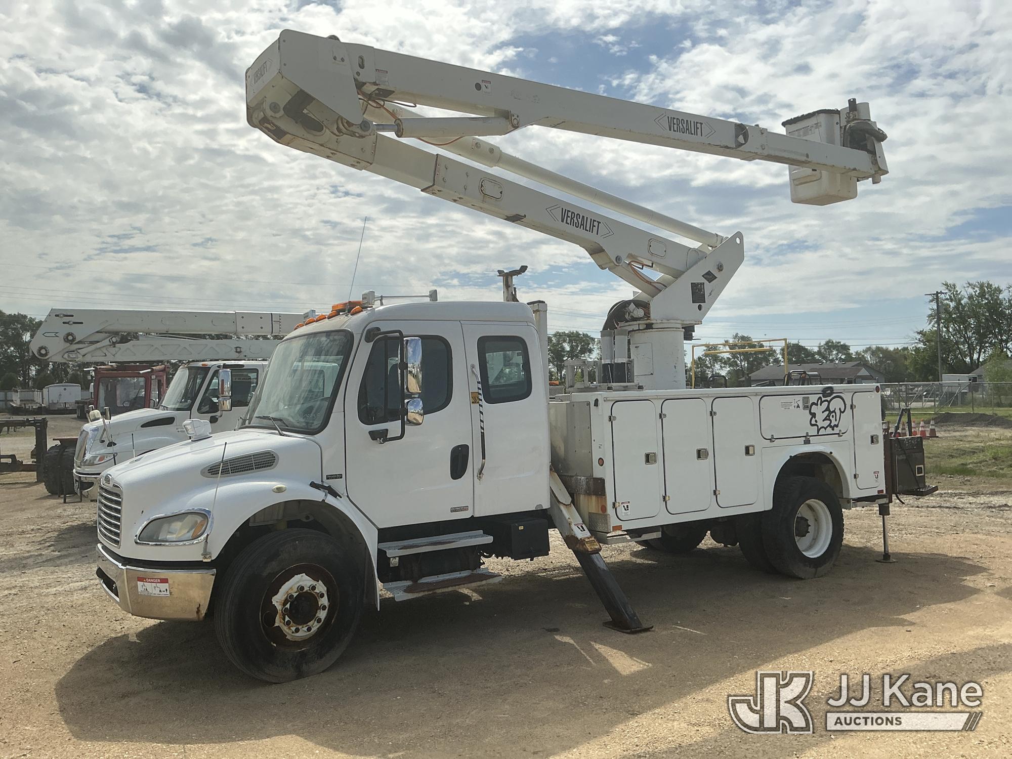 Photo of a 2004 Freightliner M2 106 Medium Duty