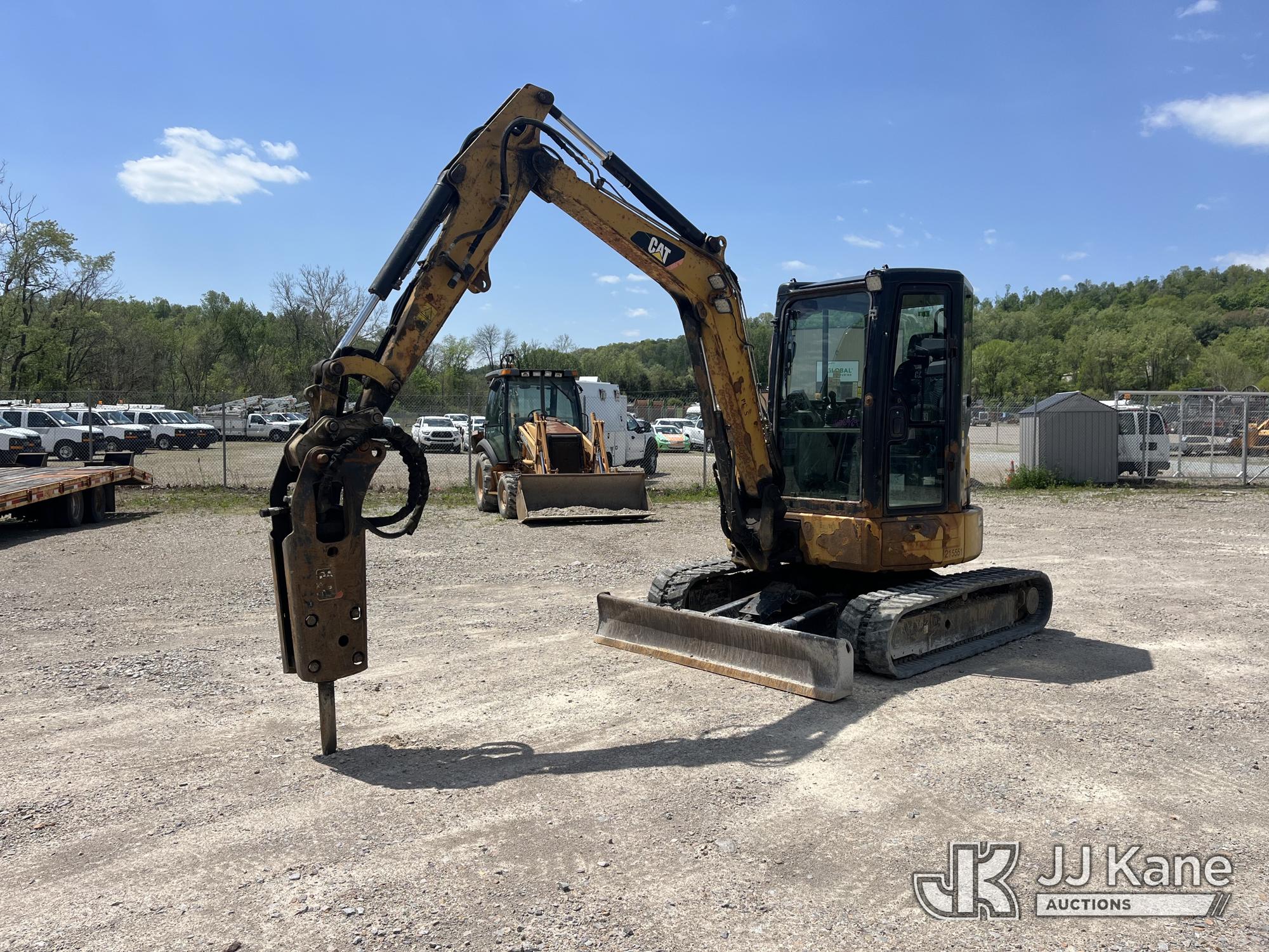 Photo of a  Caterpillar 304E2