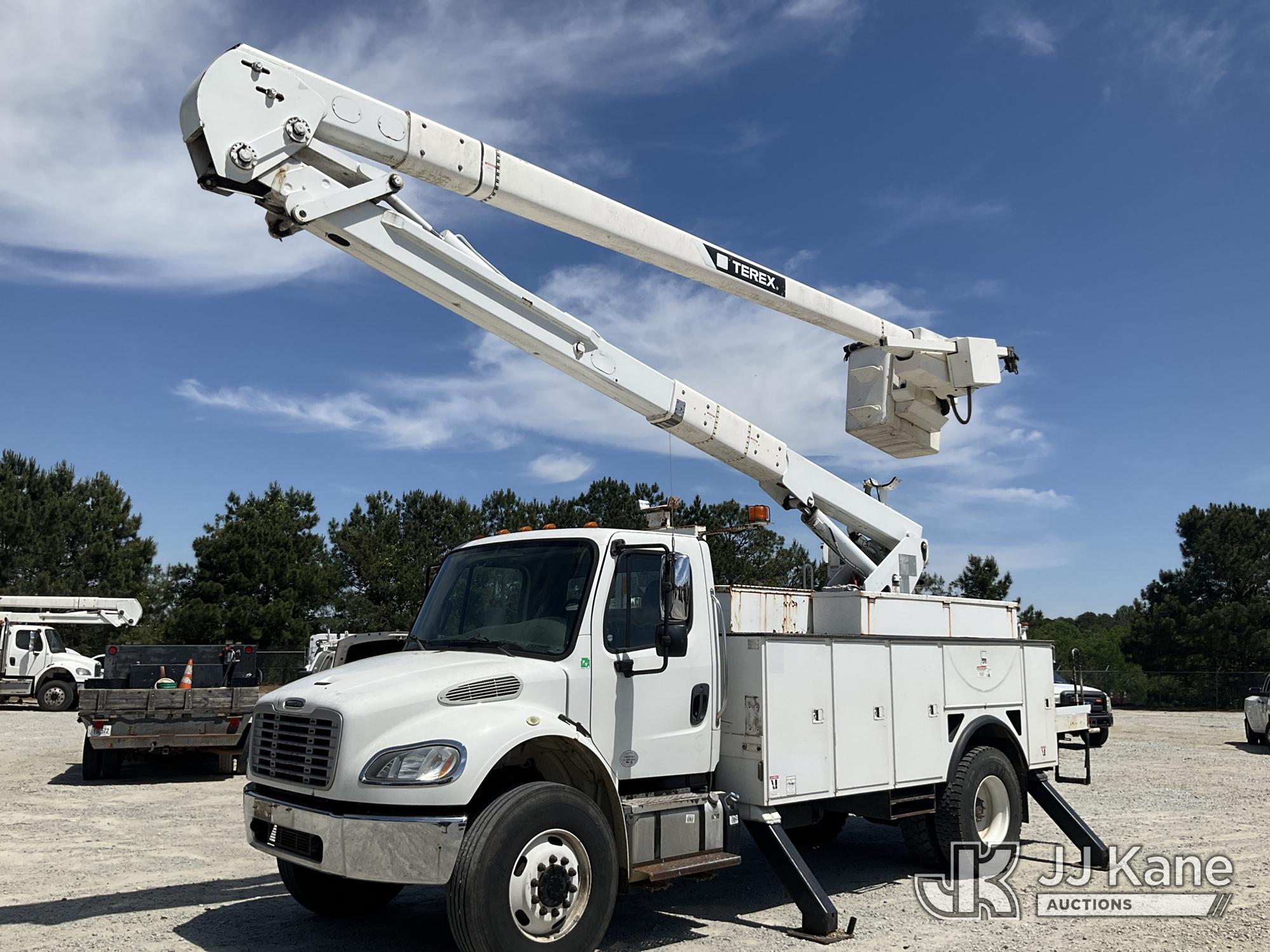 Photo of a 2015 Freightliner M2 106 4x4
